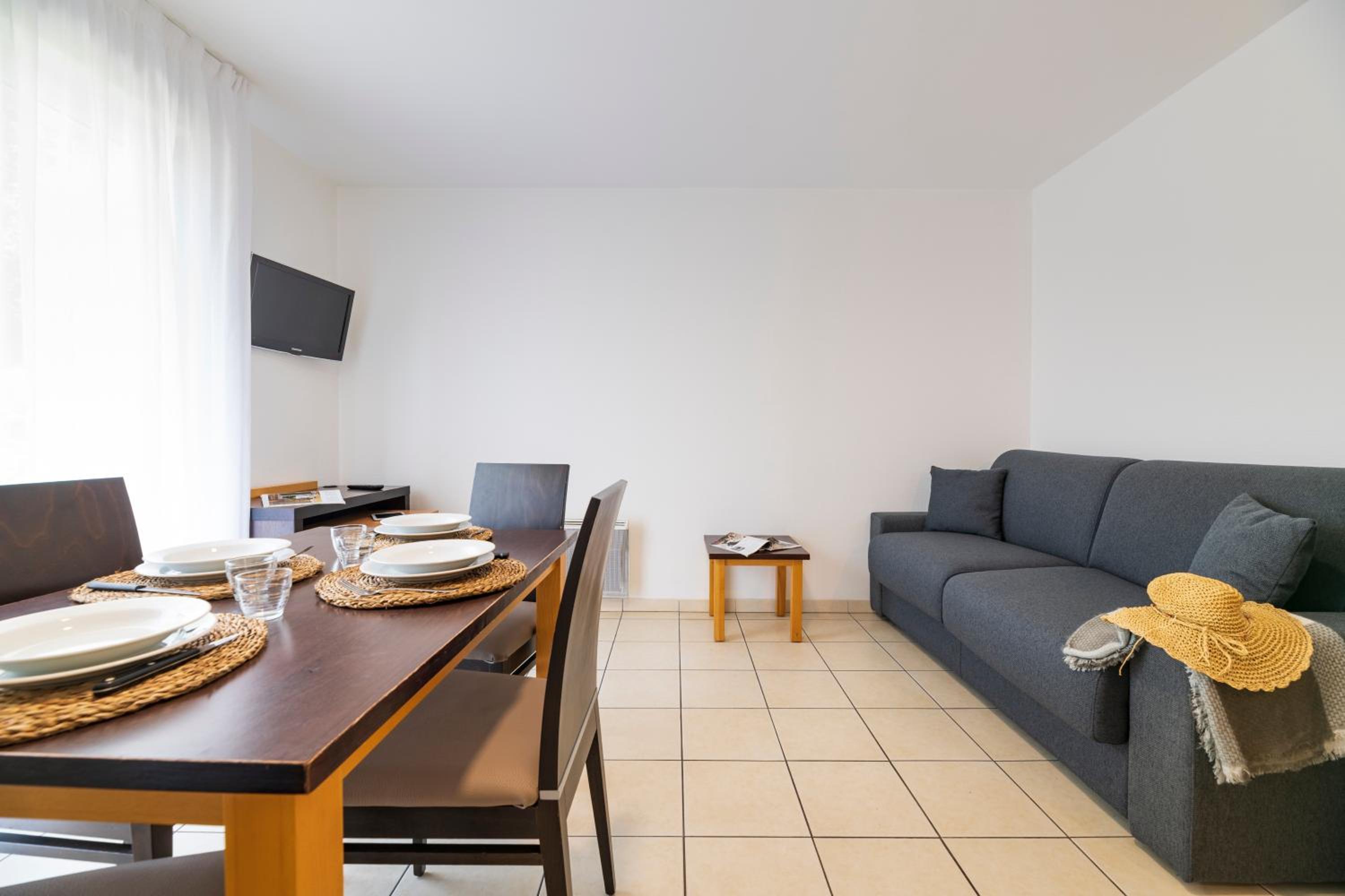 Apartment 4 people with Terrace  - Photo 7