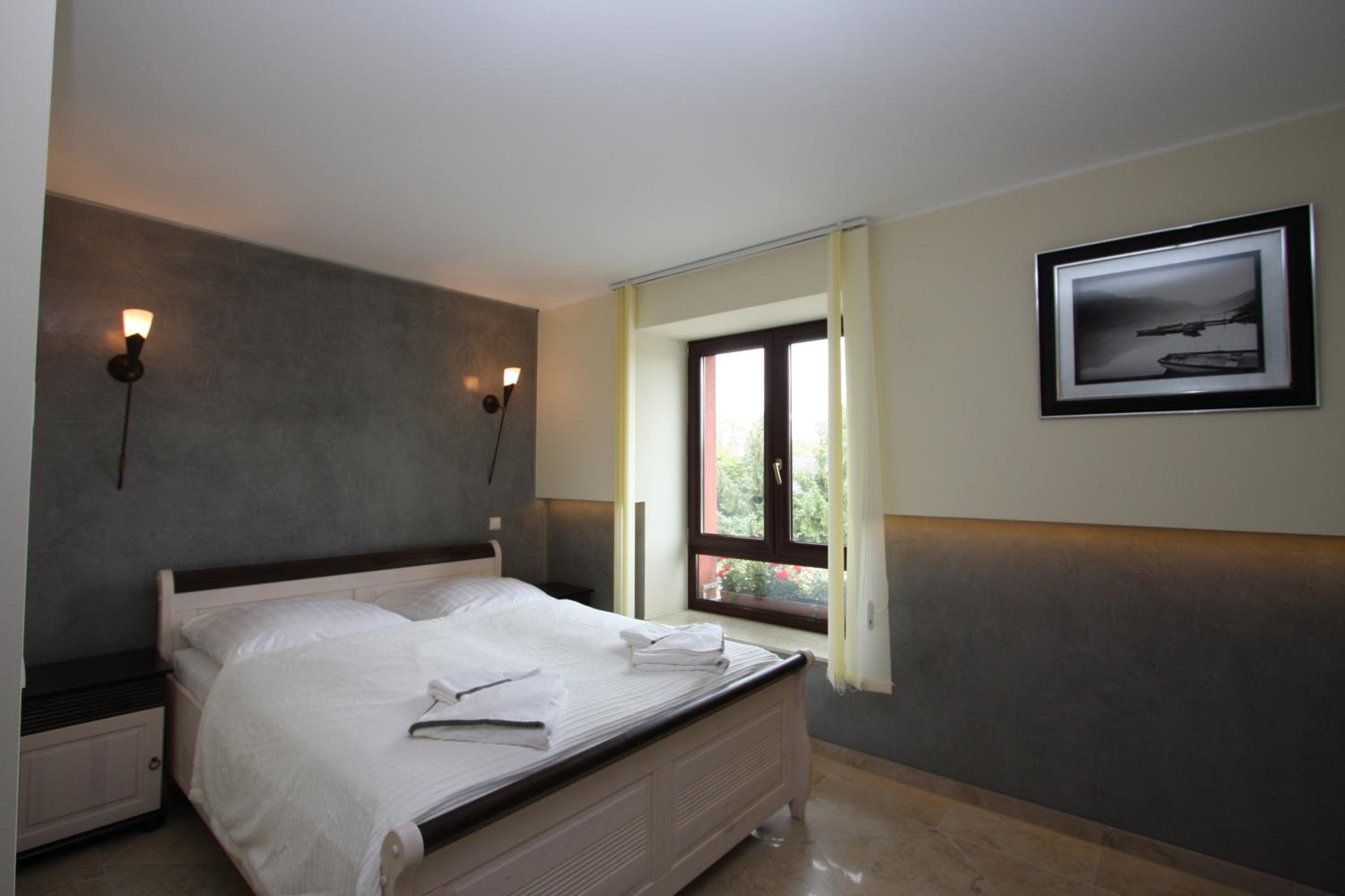 Budget Twin Room - Photo 2