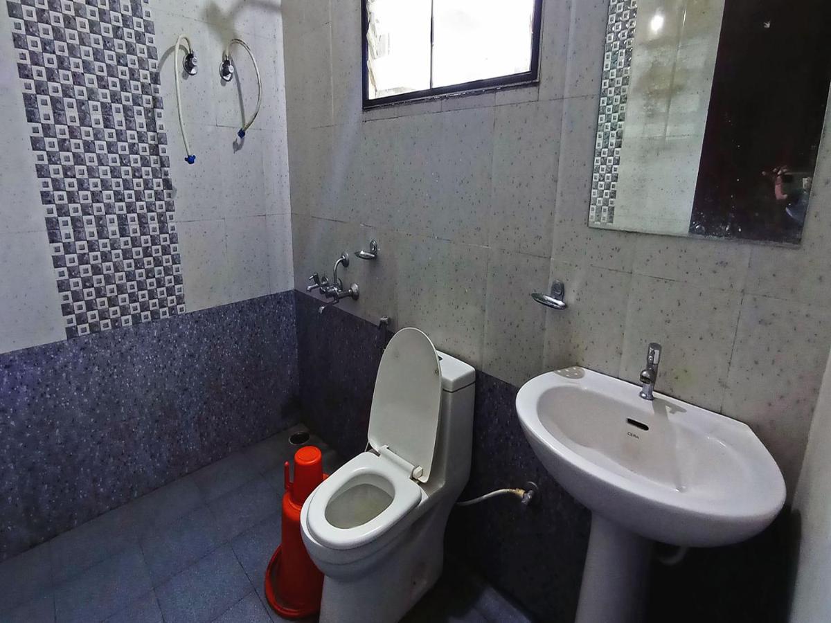 Budget Double Room - Photo 21