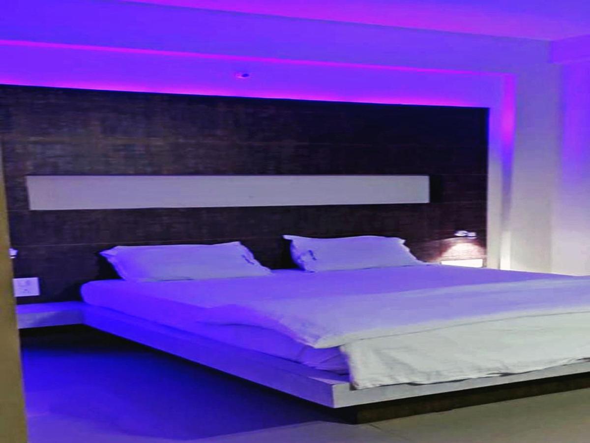 Budget Double Room - Photo 14
