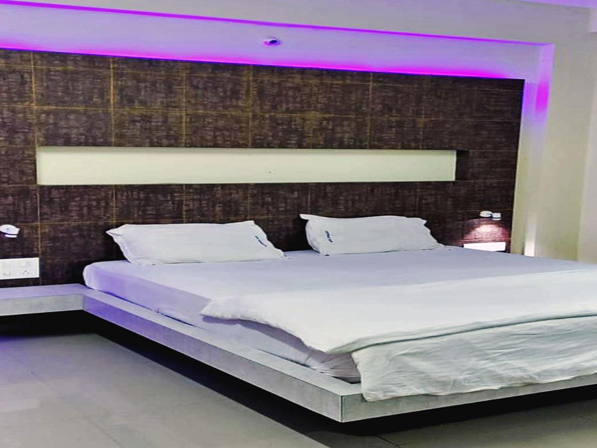 Budget Double Room - Photo 6