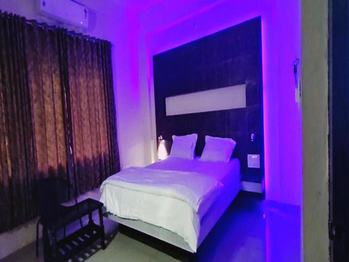 Deluxe Double Room - Photo 9