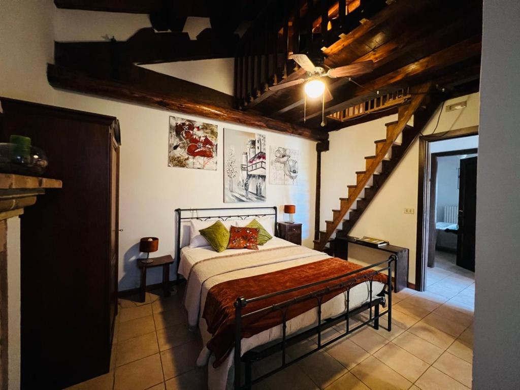 Quadruple Room with Bathroom - Photo 6