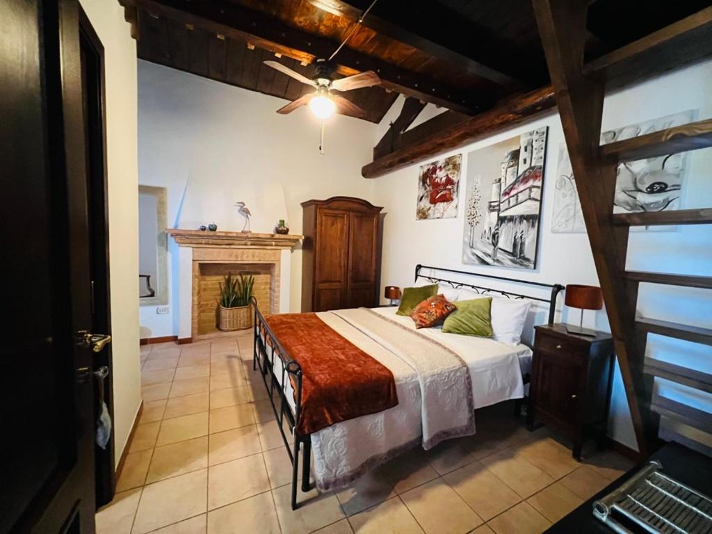 Quadruple Room with Bathroom - Photo 1