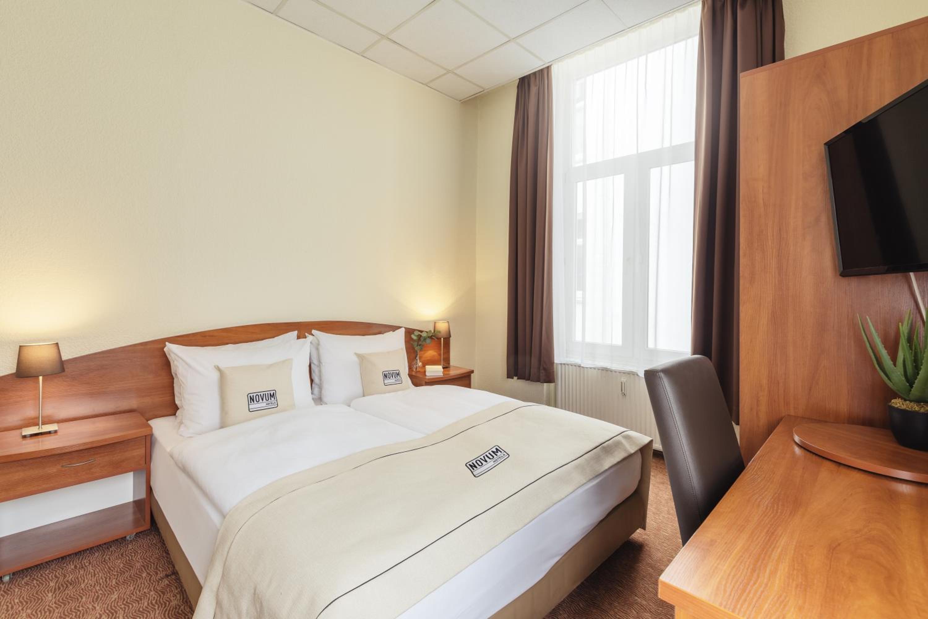 Standard  Double Room - Photo 1