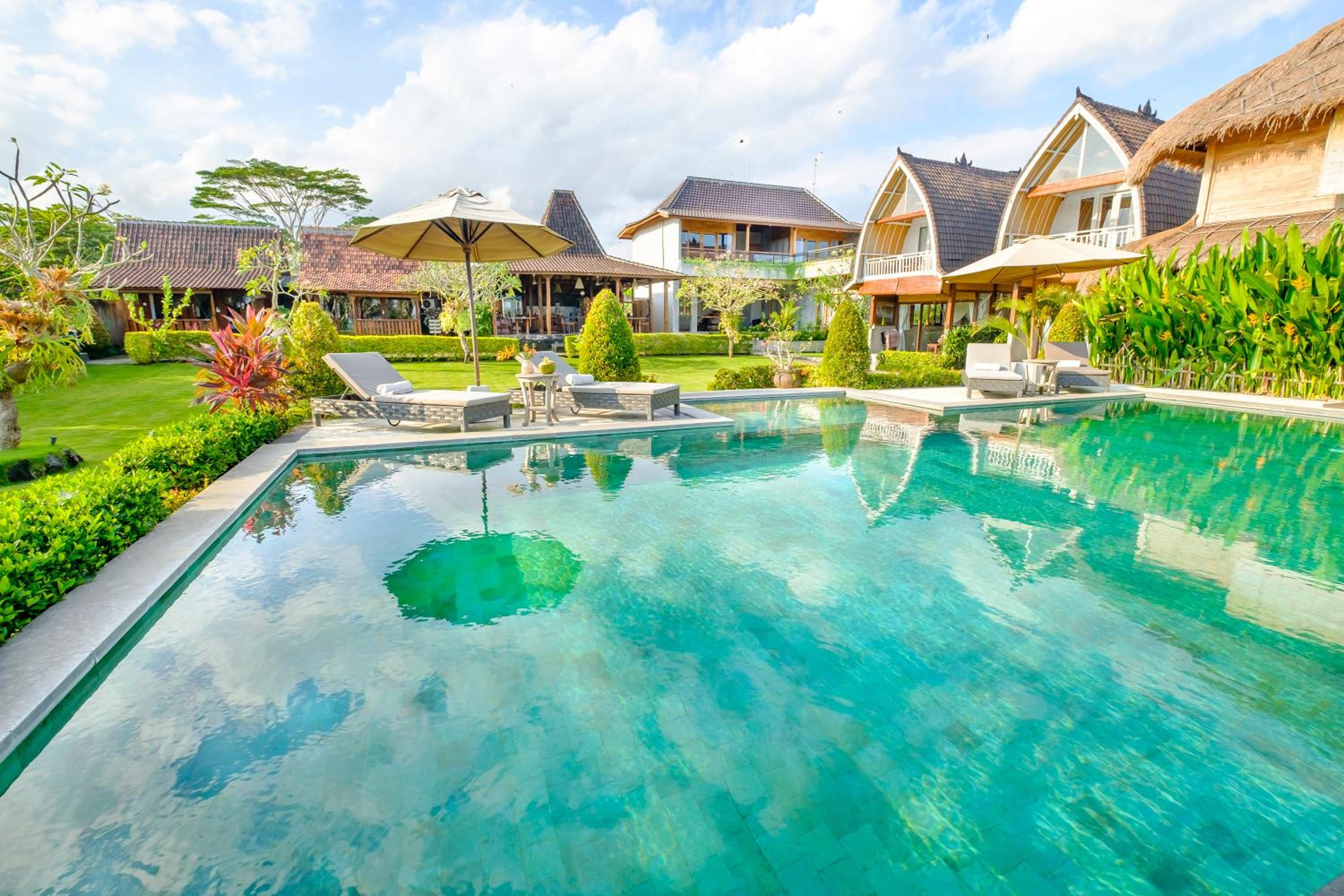 Bungalow with Garden View - Photo 6