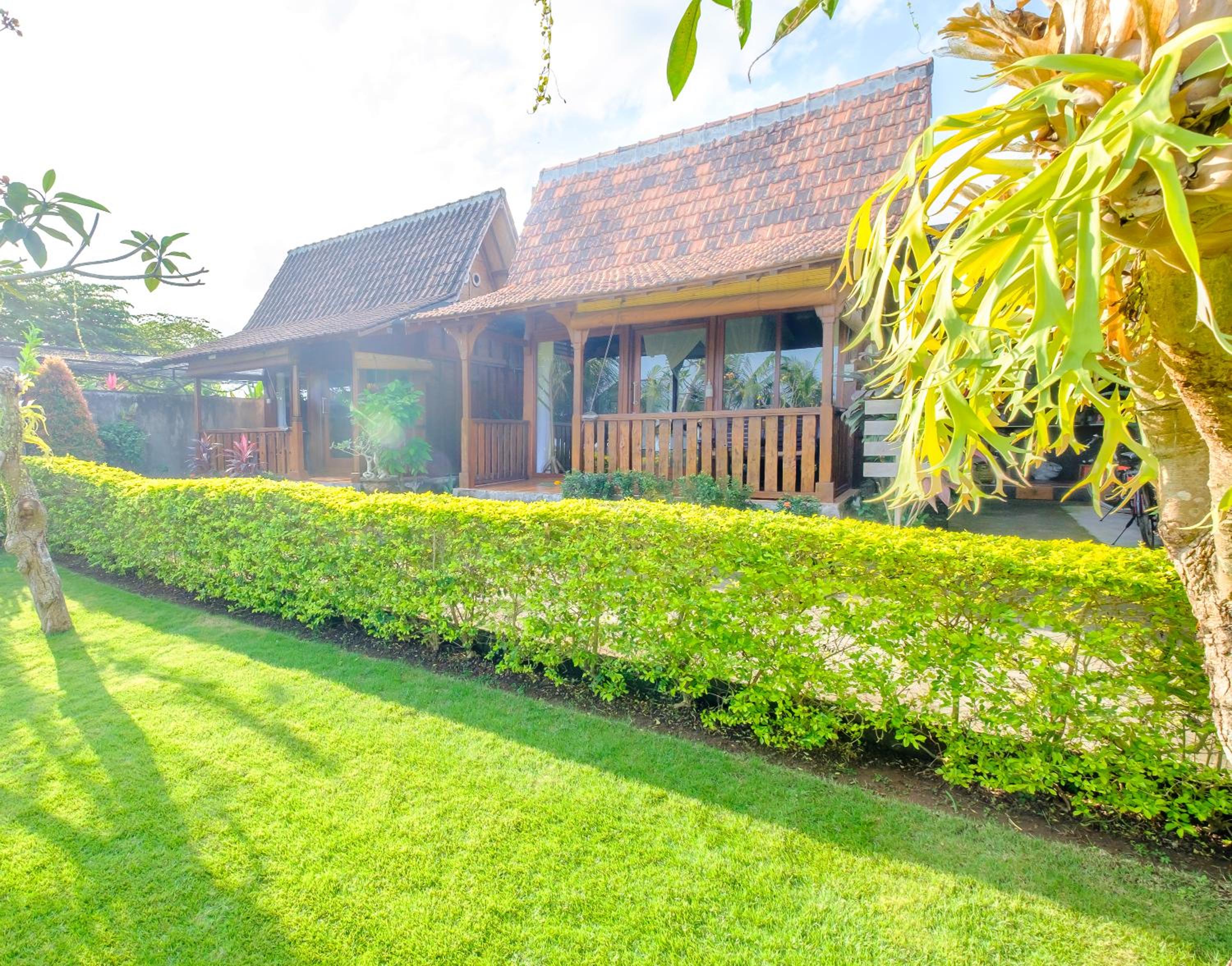 Bungalow with Garden View - Photo 4