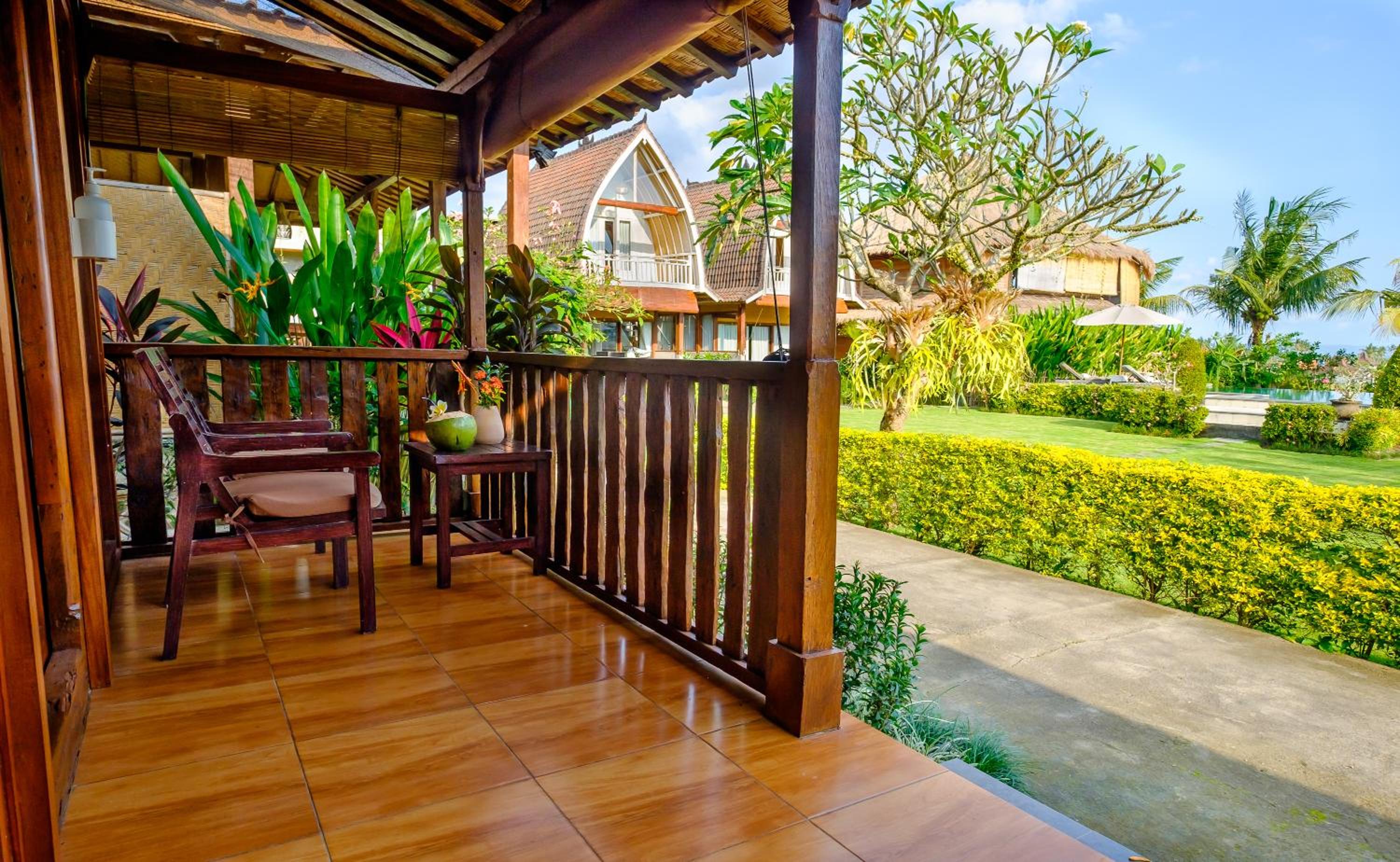 Bungalow with Garden View - Photo 5