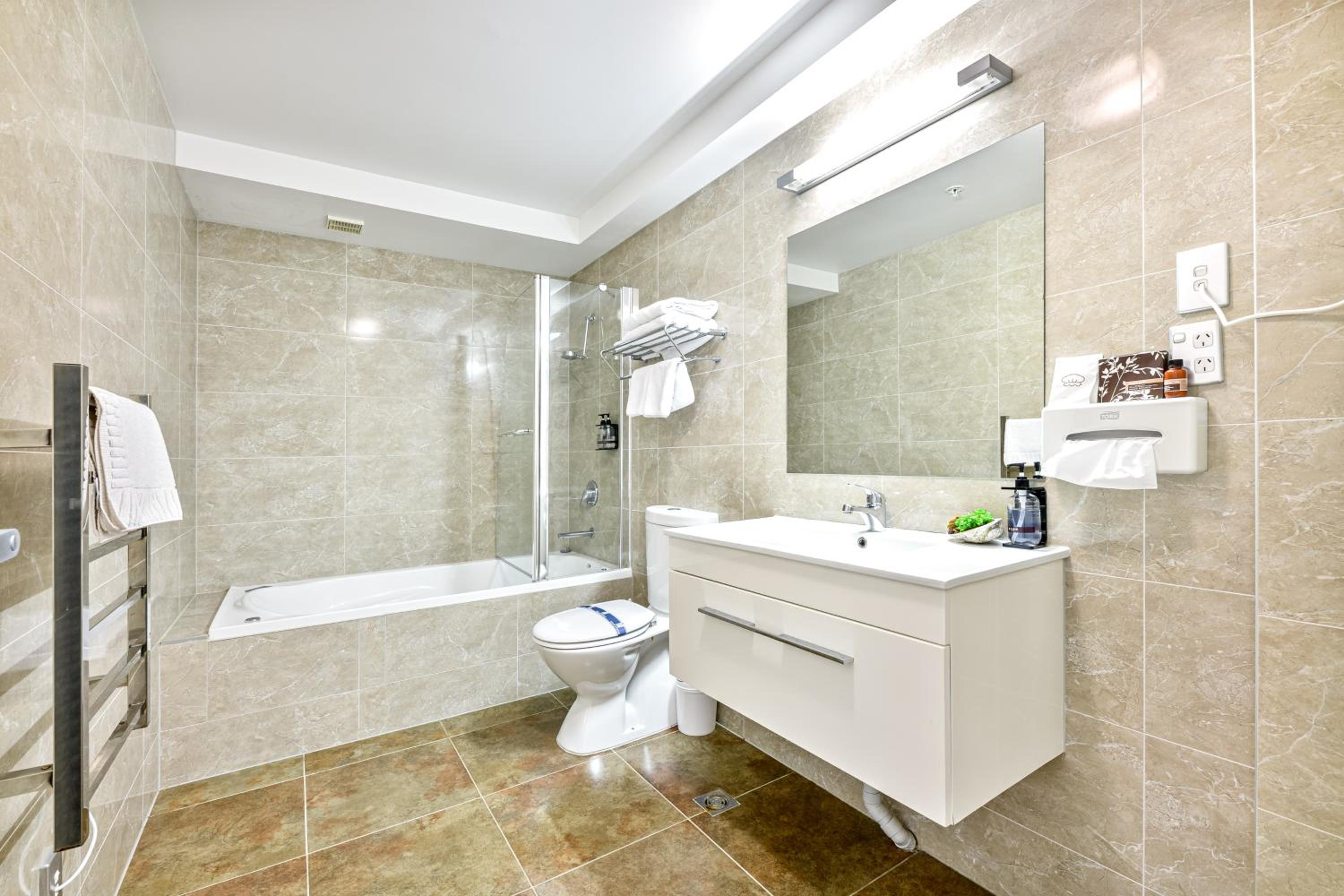 Executive Suite with Spa Bath - Photo 5