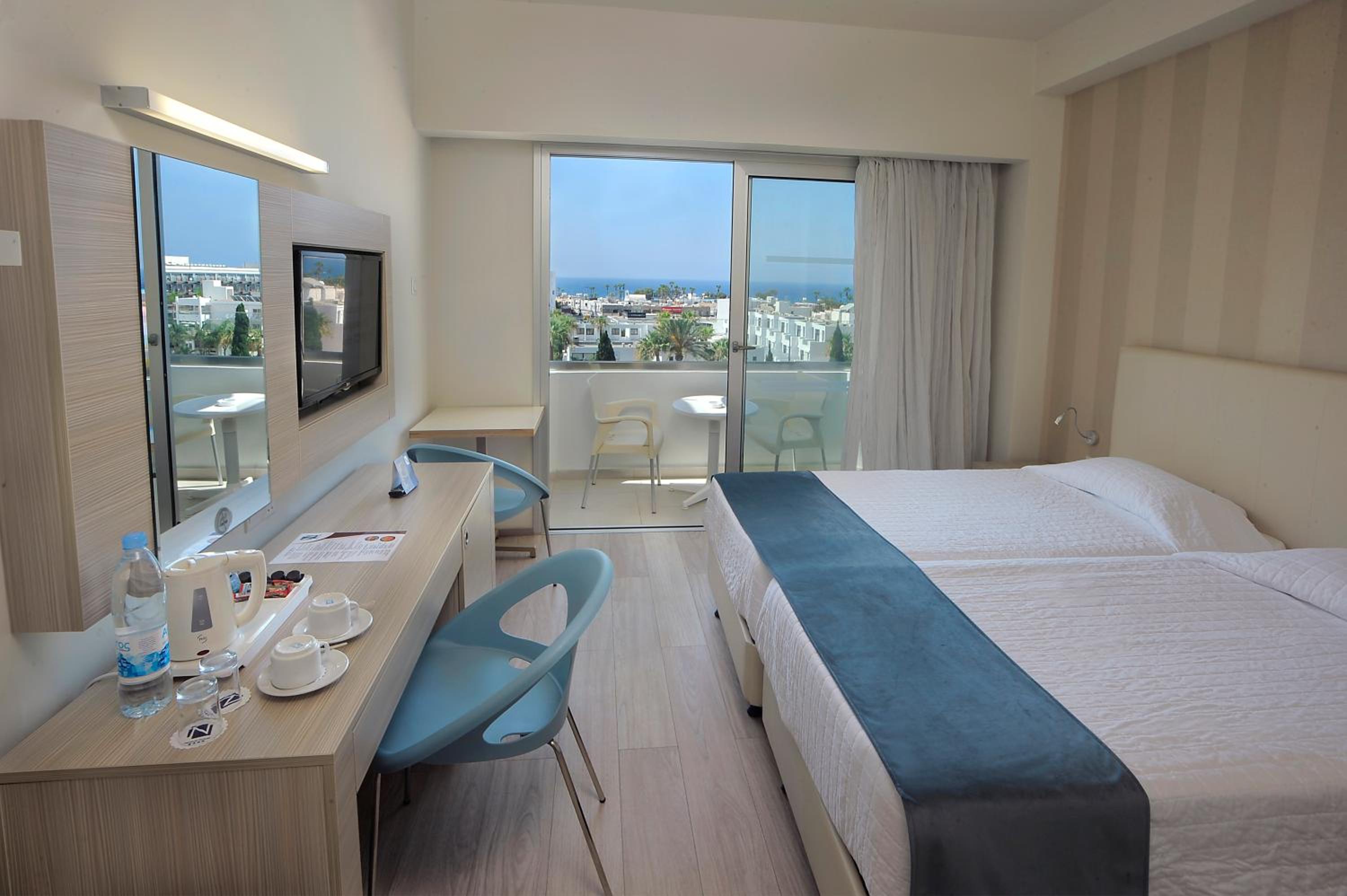 Superior Double or Twin Room with Inland View - Photo 2