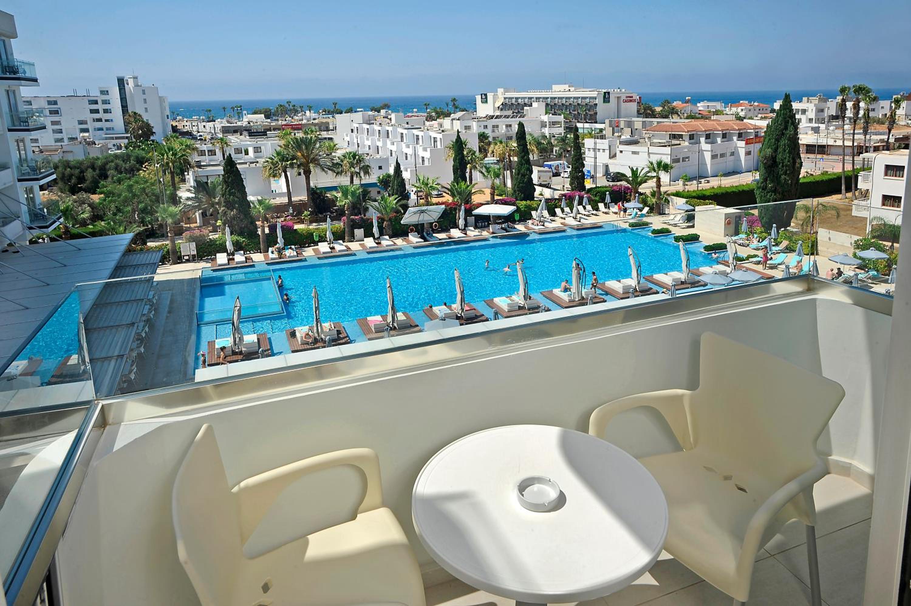 Superior Double or Twin room with Sea or Pool view - Photo 3