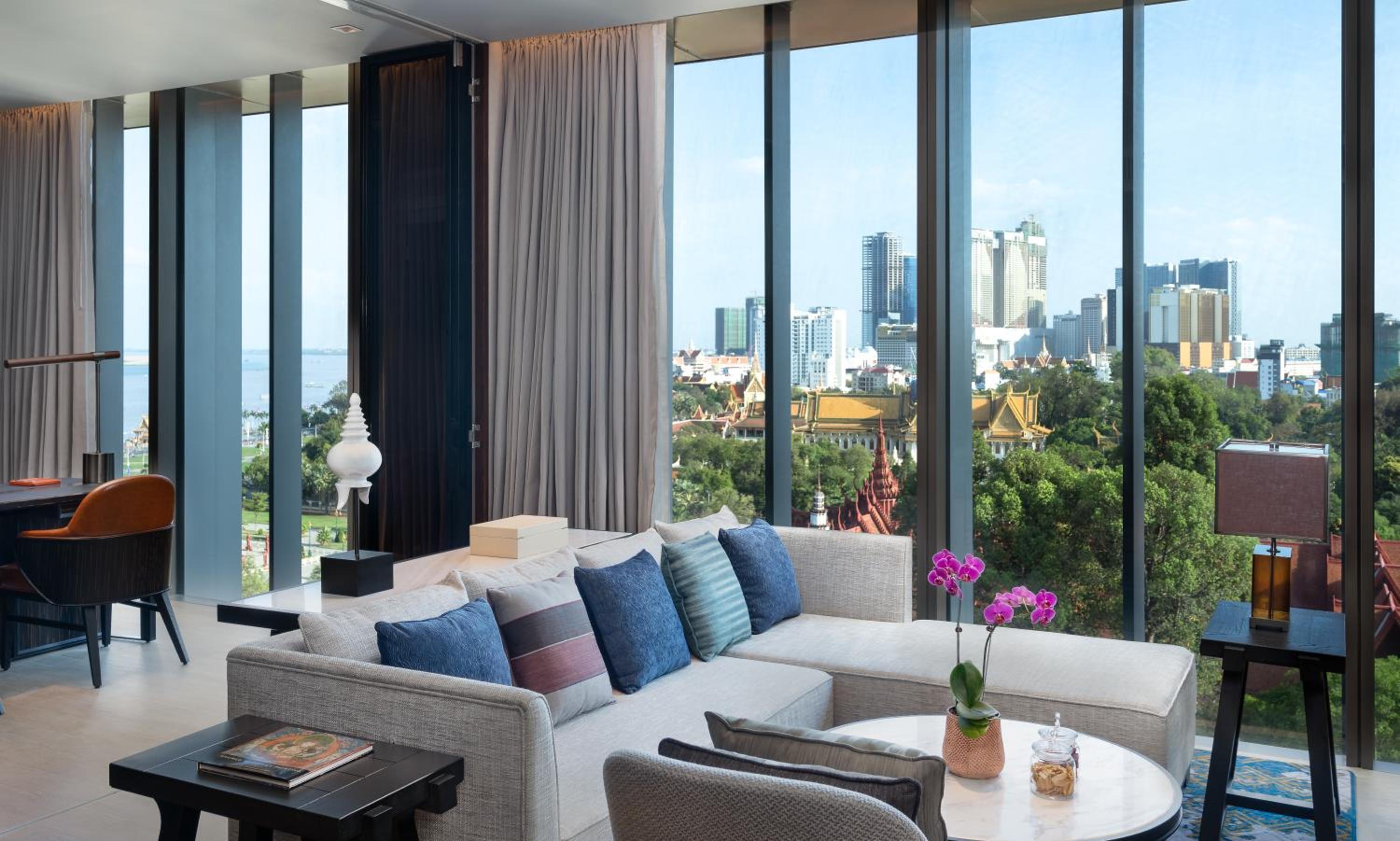 Executive Suite - Photo 3