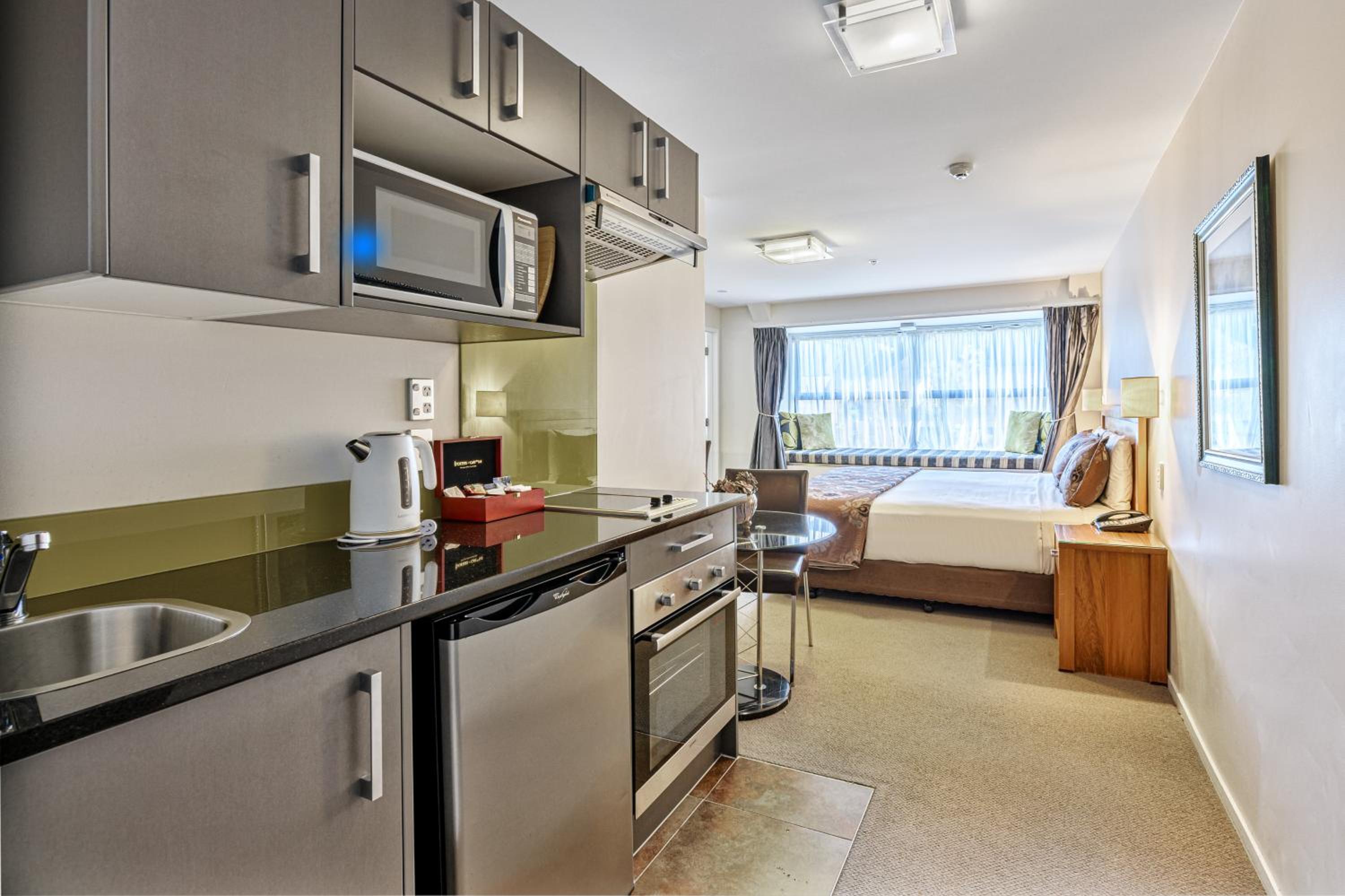 One-Bedroom Suite with Kitchen - Photo 1