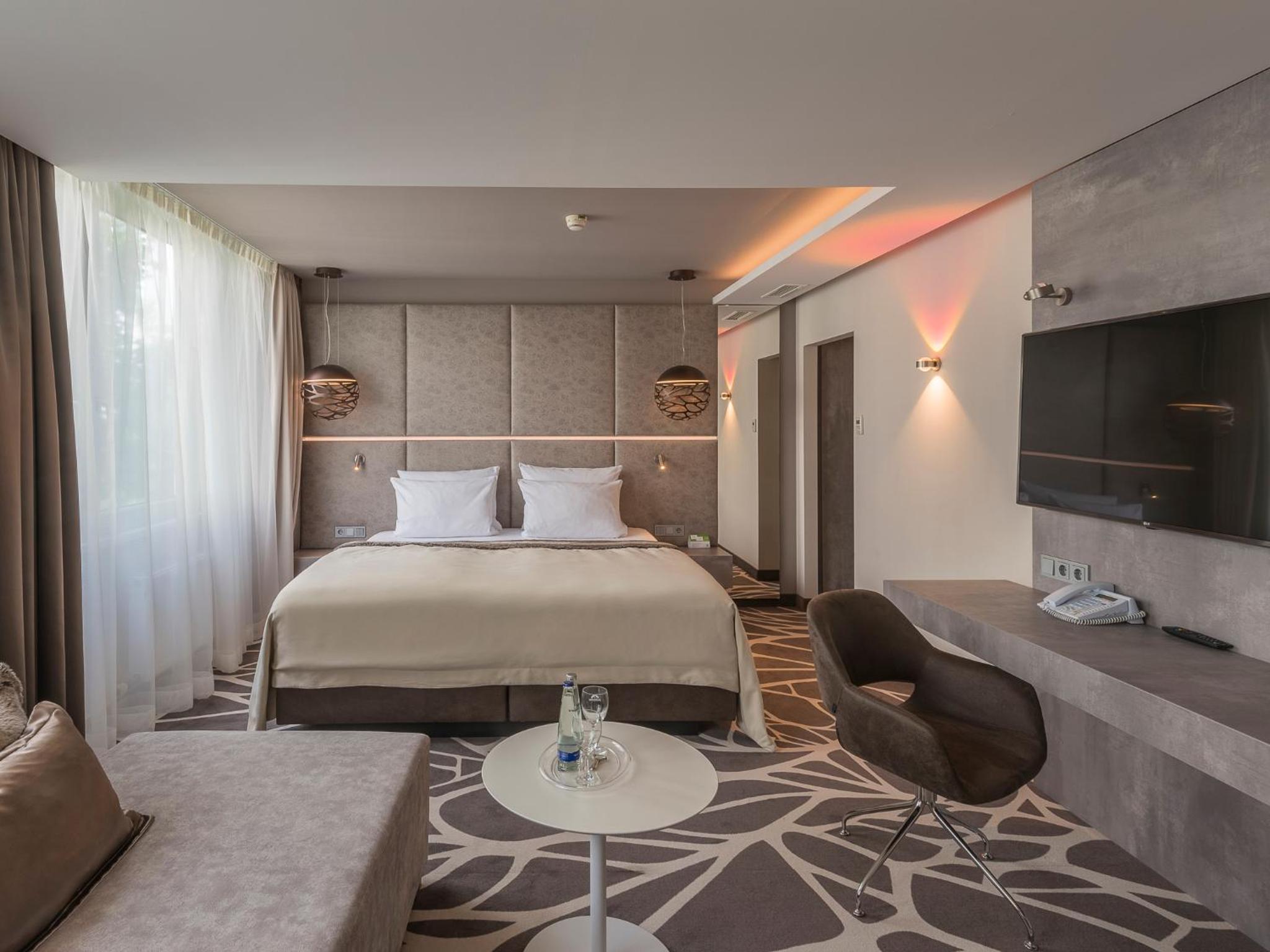 Premium King Room - Photo 1