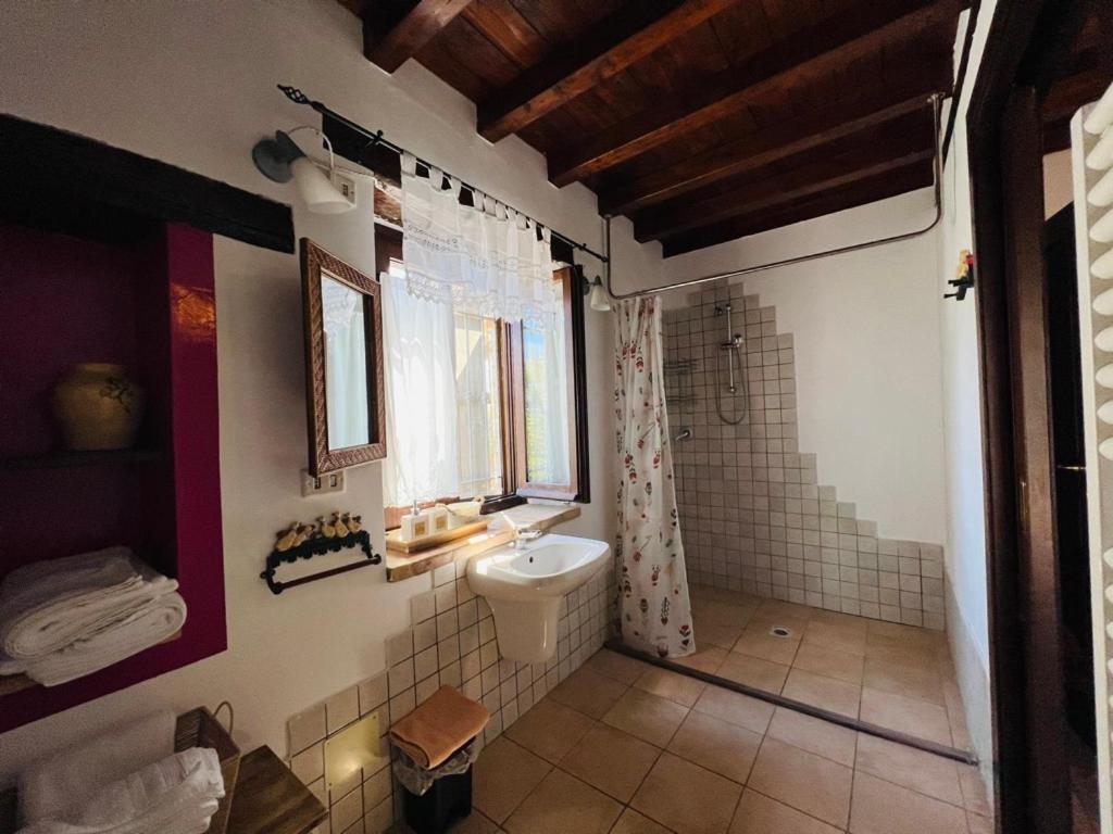 Double Room with Private Bathroom - Photo 3