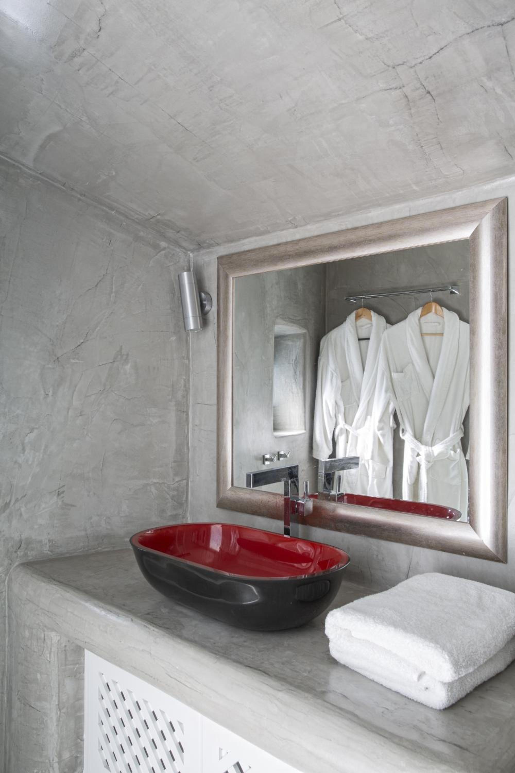 Junior Suite with Hot Tub - Photo 9