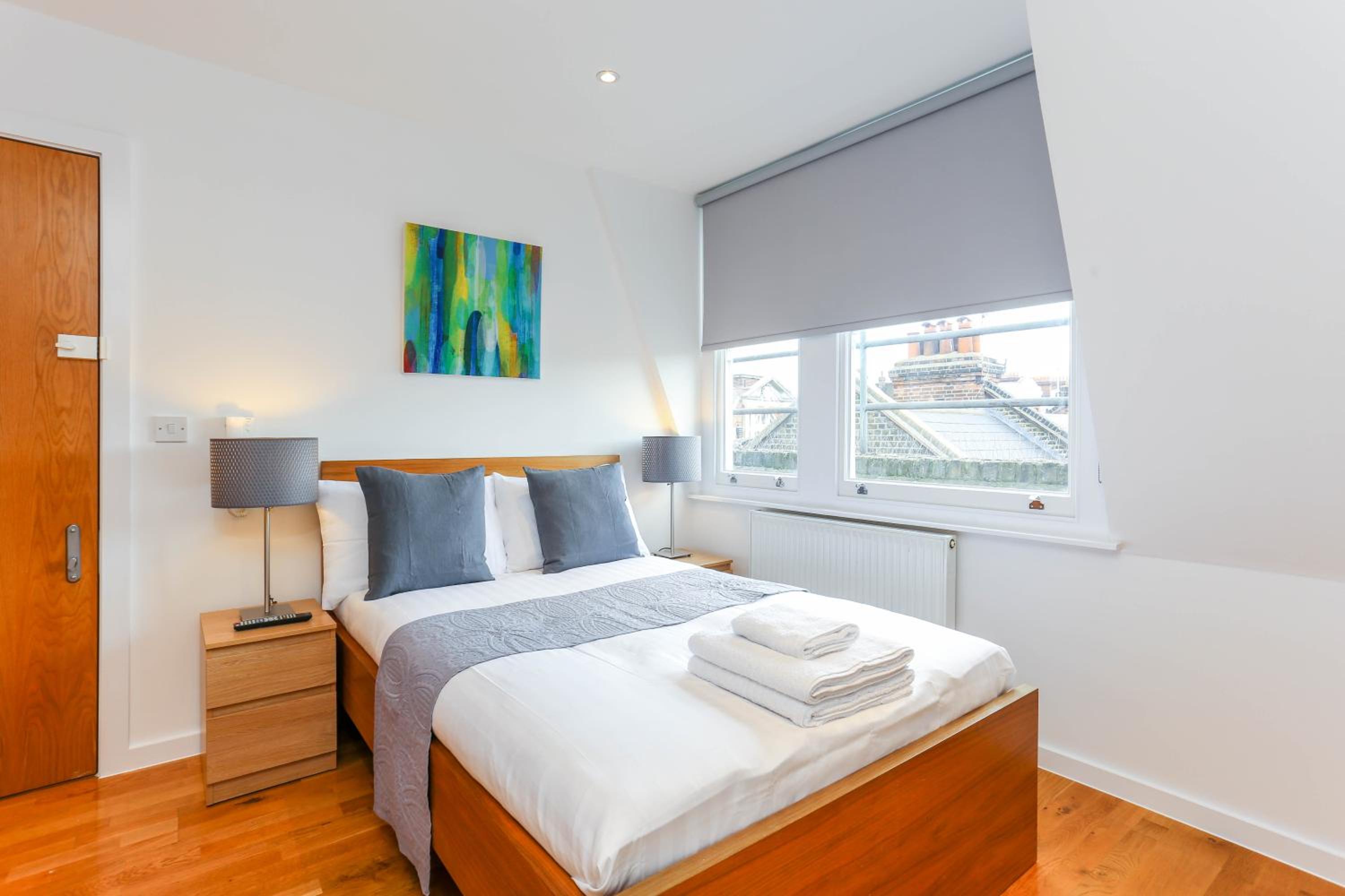 Top Floor Studio Apartment photo 1