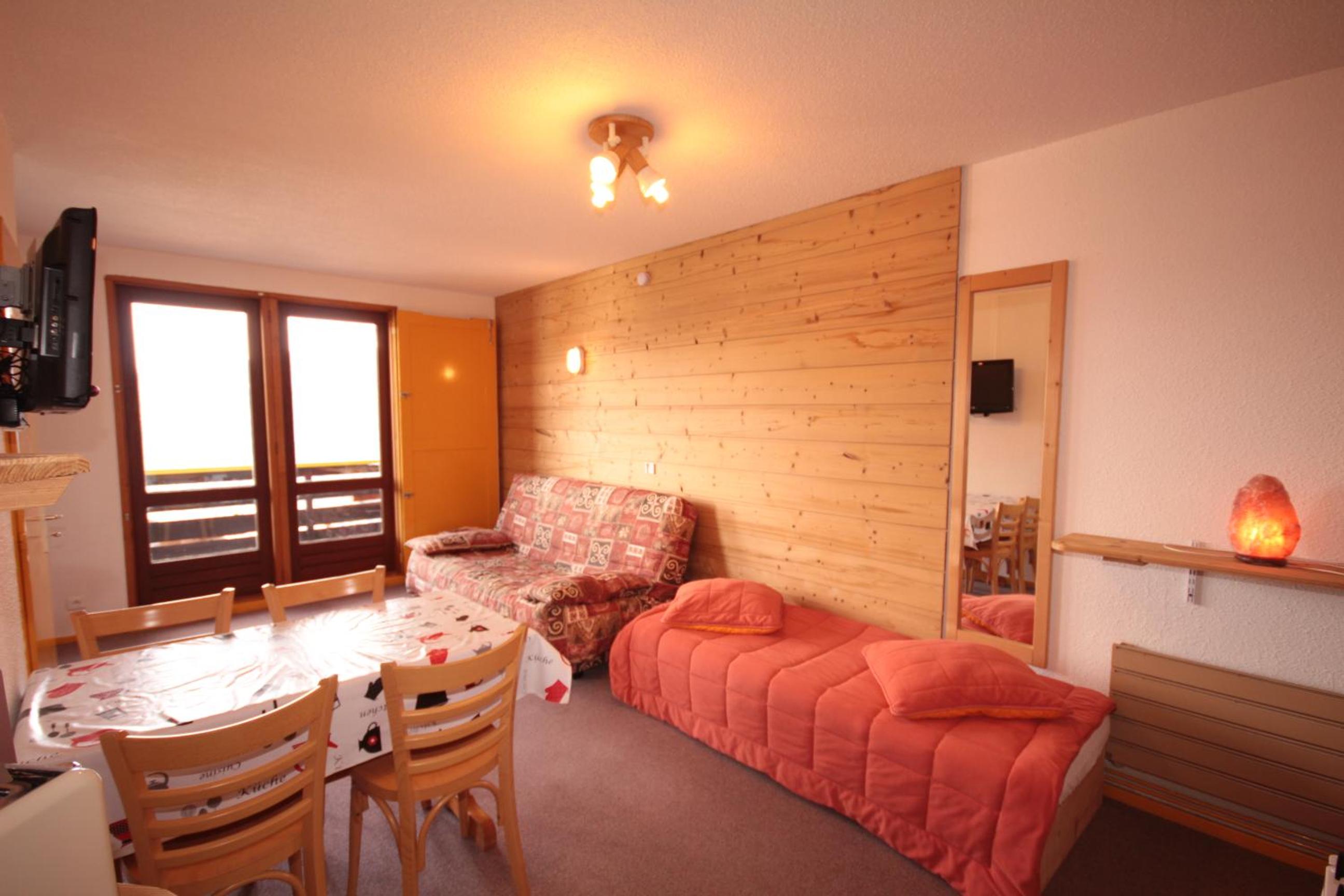 Apartment with Mountain View photo 1