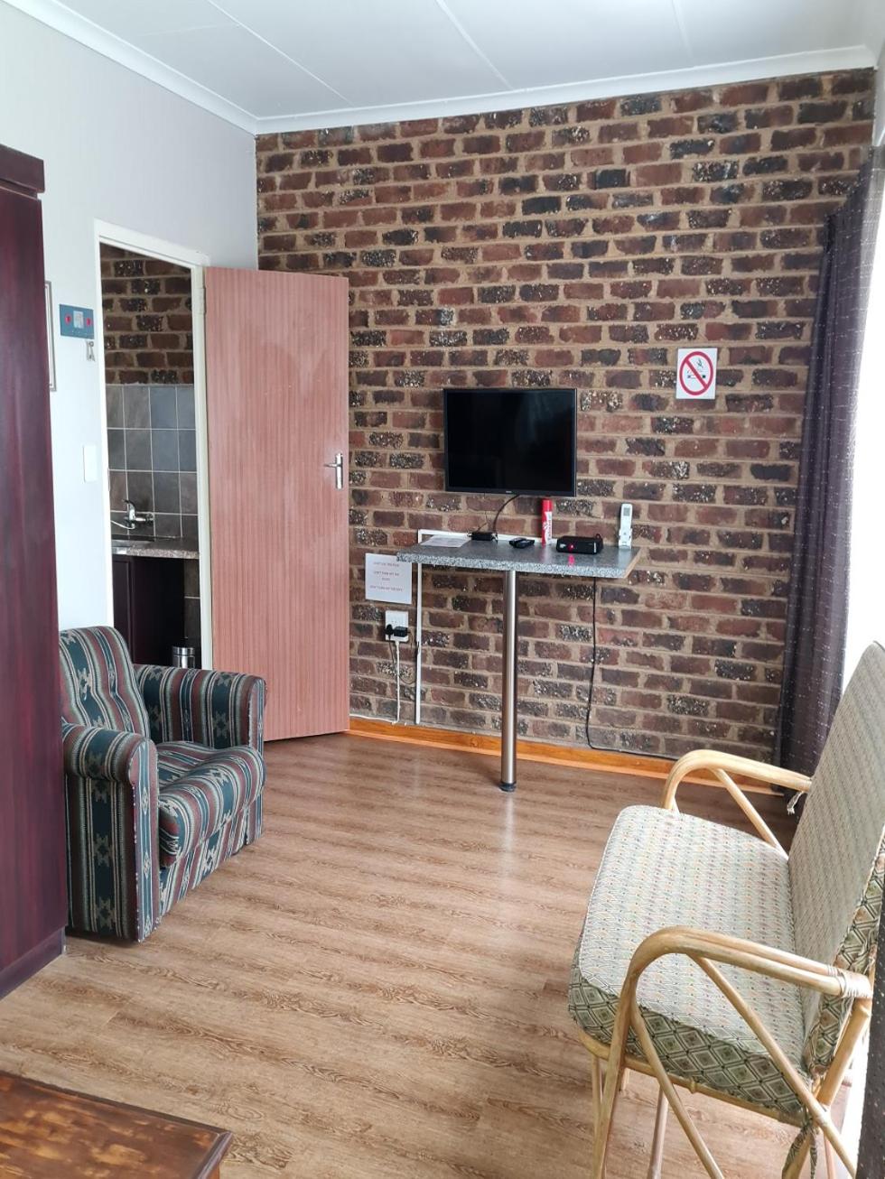 Standard Double Room photo 3