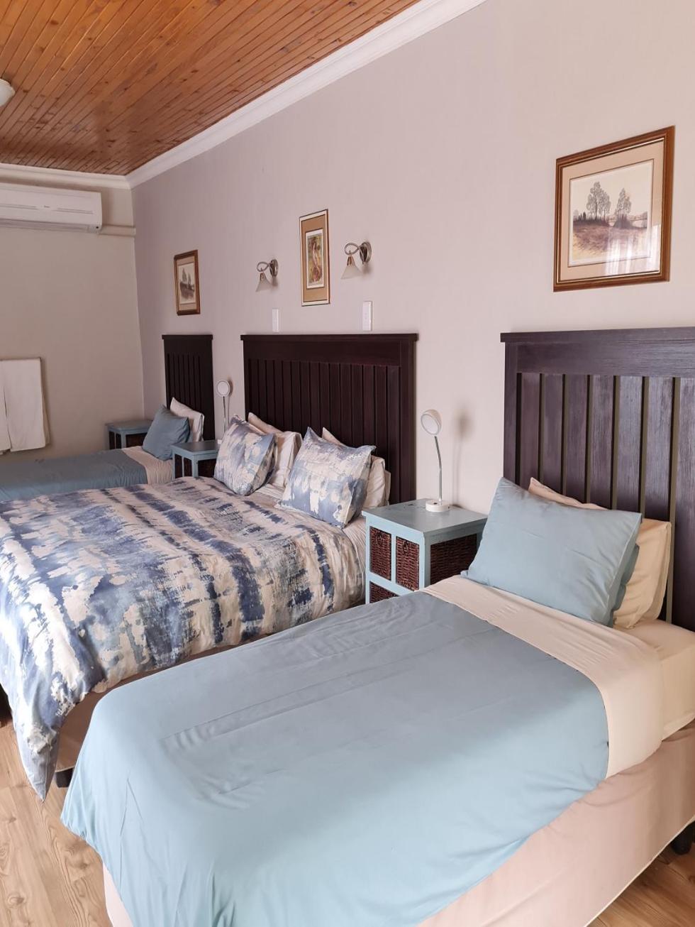 Deluxe King Room photo 3
