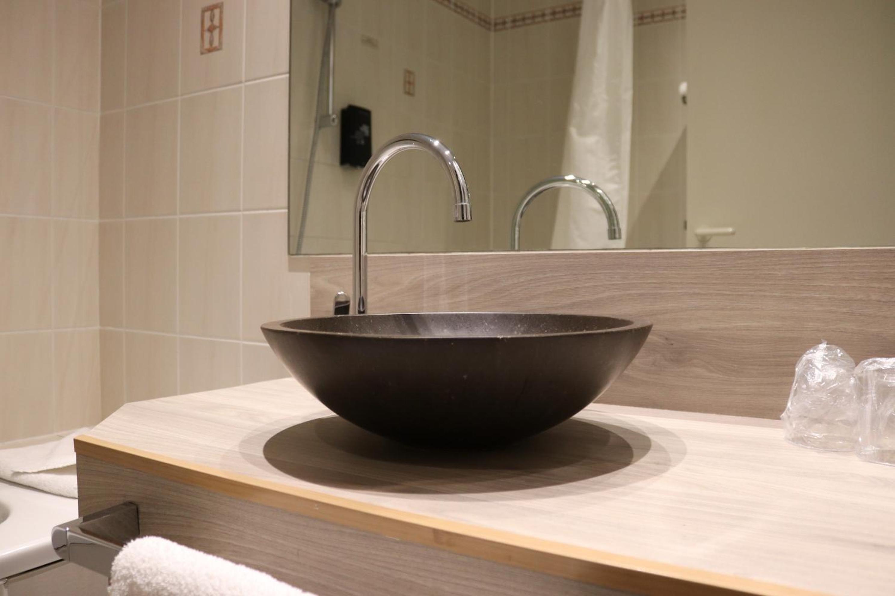 Executive Double Room - Photo 13