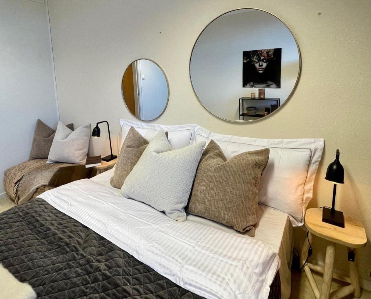 Deluxe Double or Twin Room with Shared Bathroom photo 1
