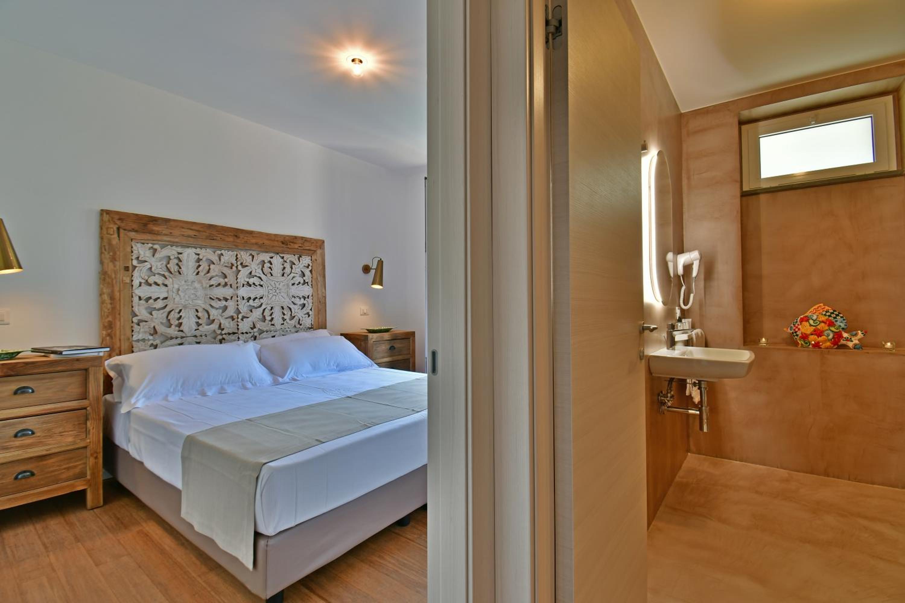 Family Room - Photo 5