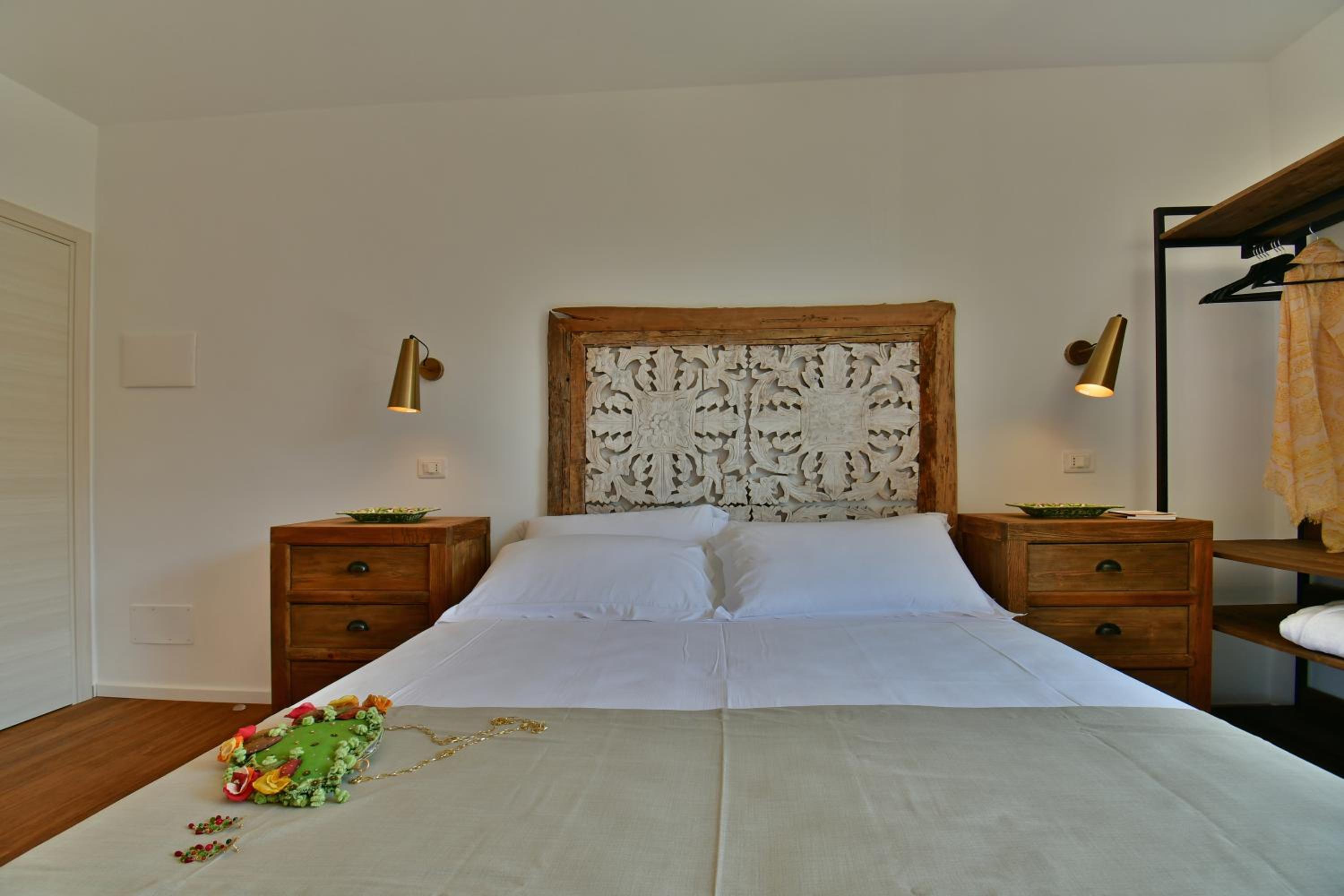Standard Double or Twin Room - Photo 9