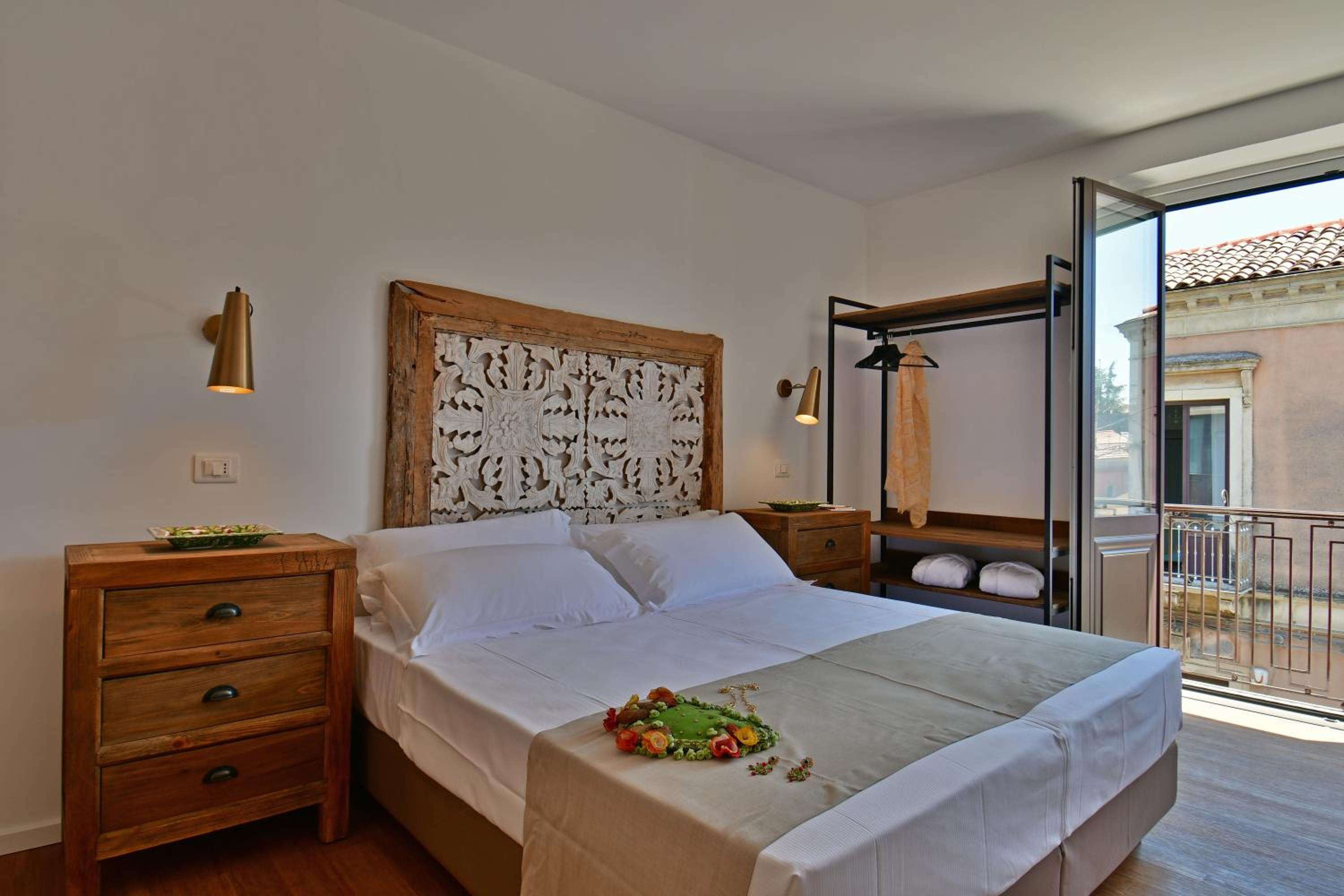 Standard Double or Twin Room - Photo 7