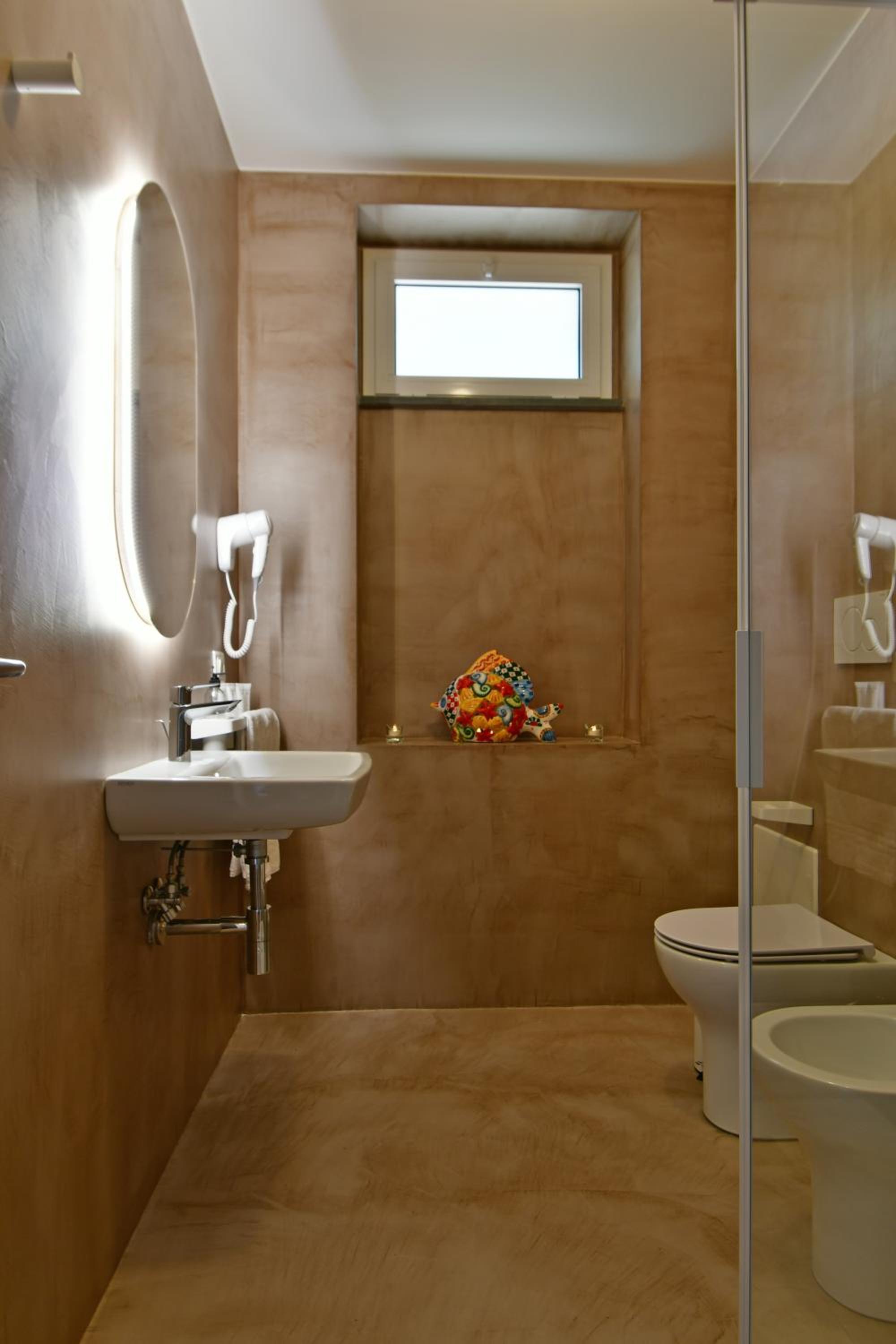 Standard Double or Twin Room - Photo 37