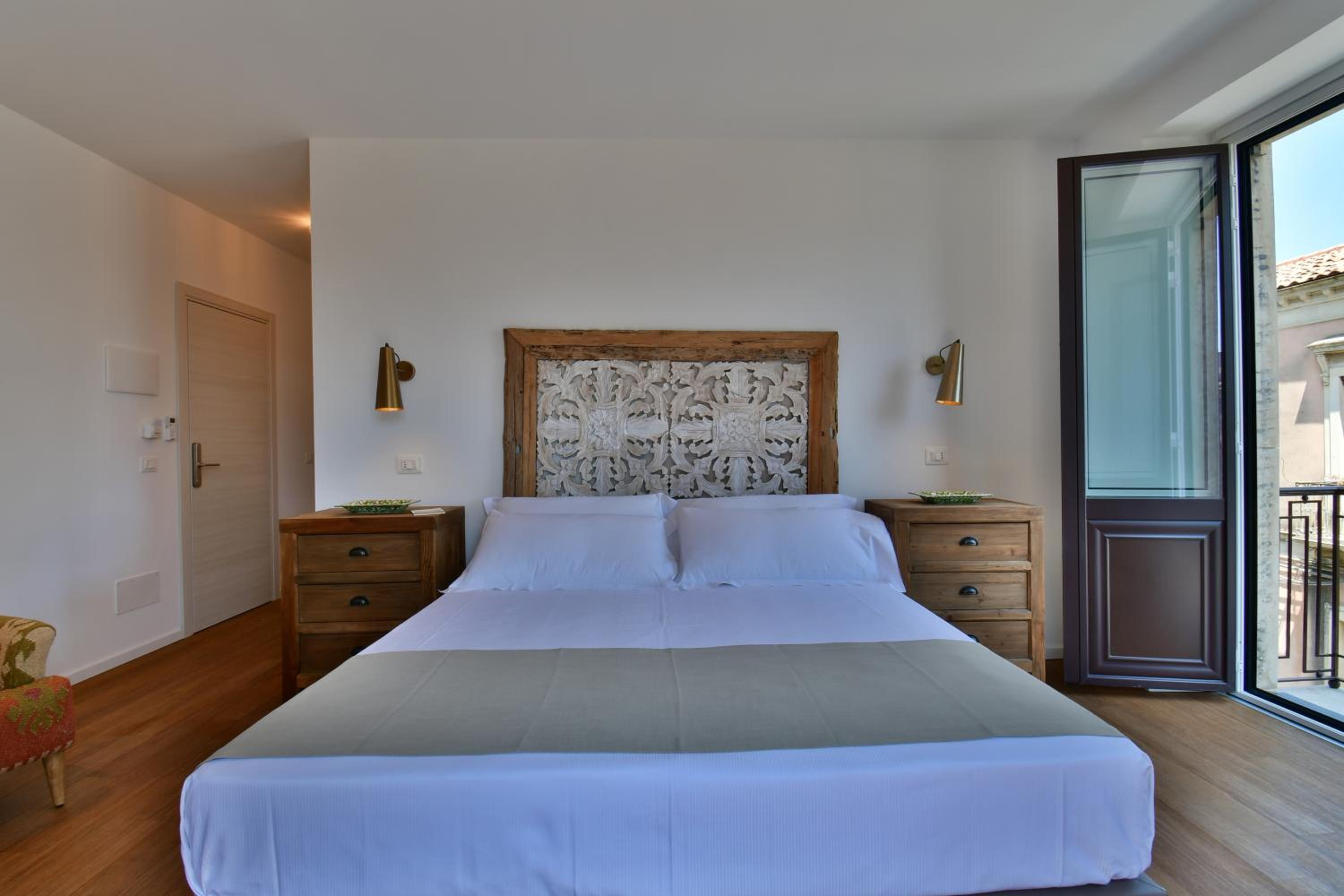 Standard Double or Twin Room - Photo 31