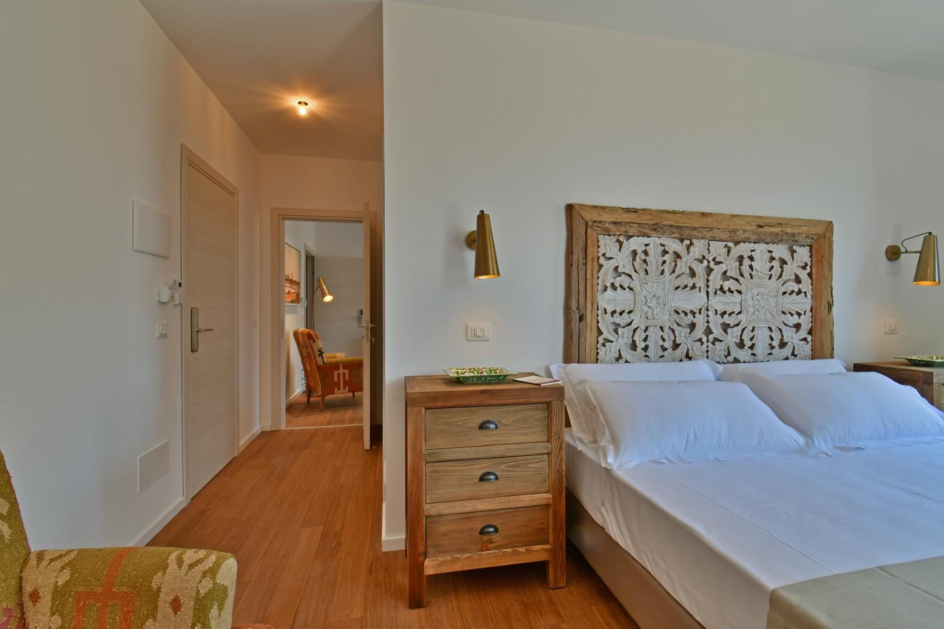 Standard Double or Twin Room - Photo 29