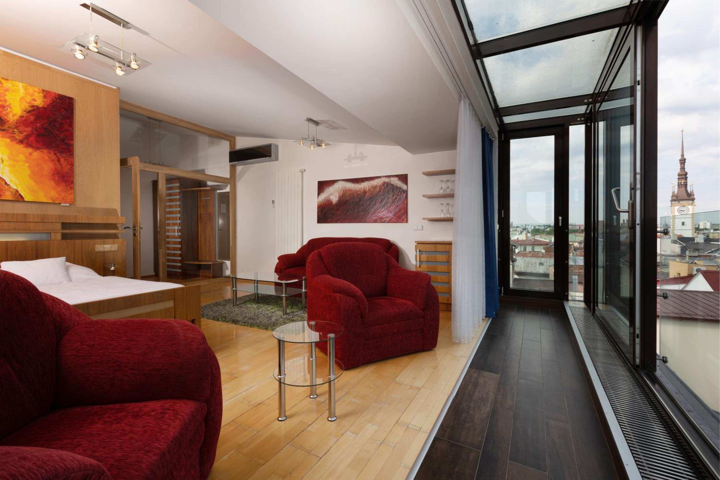 Deluxe Suite photo 1
