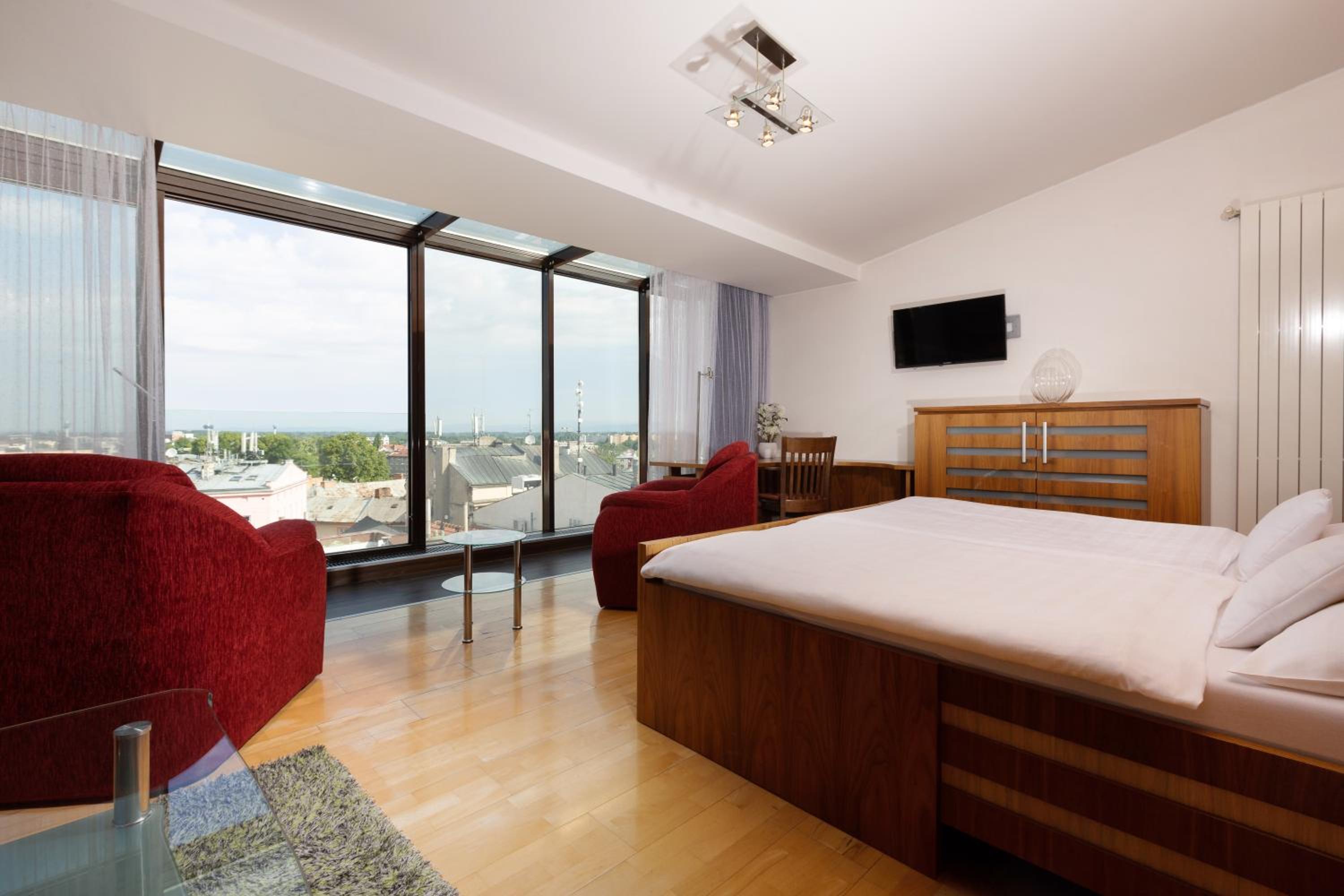 Deluxe Suite photo 2