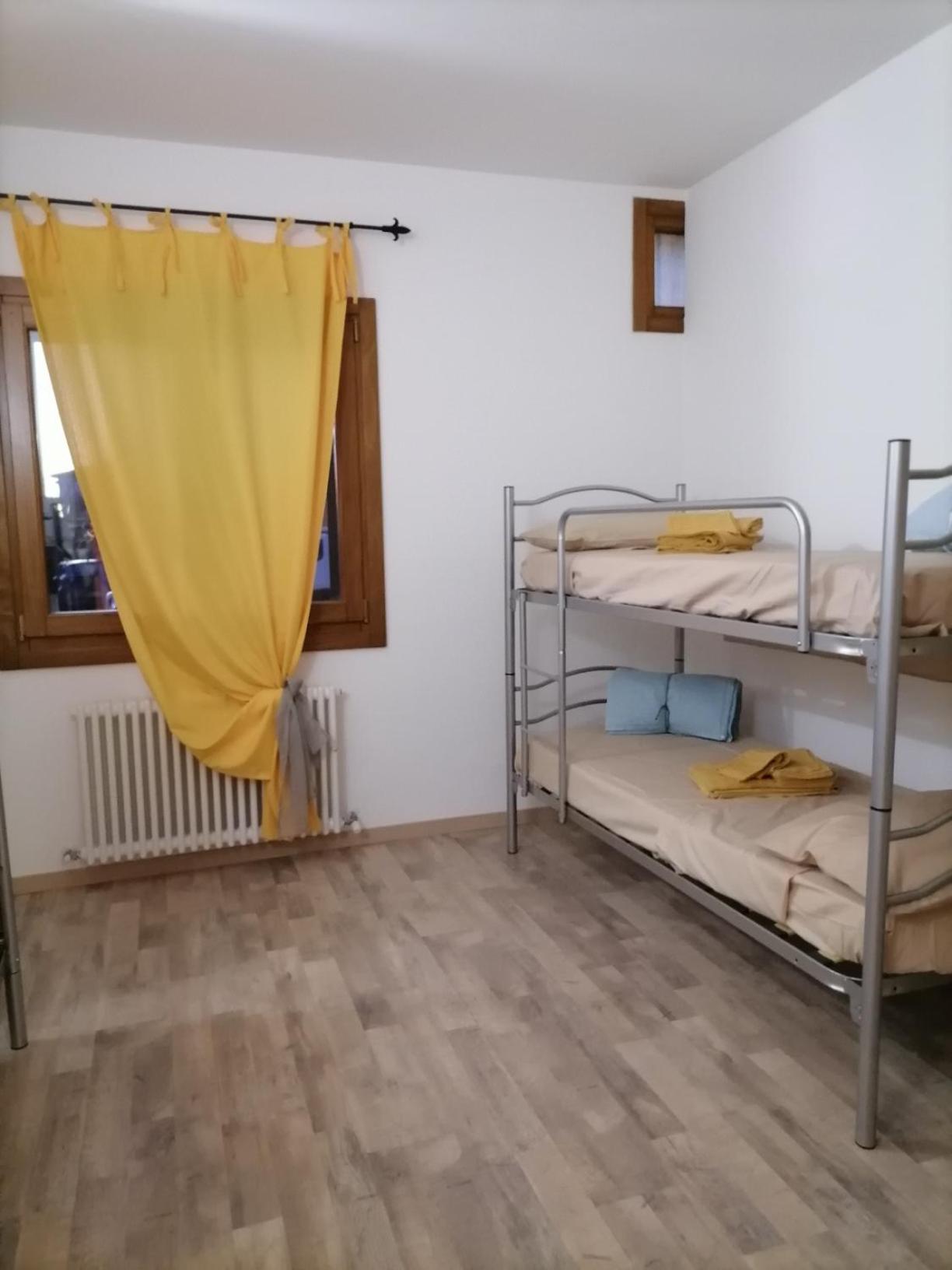 4-Bed Mixed Dormitory Room photo 1