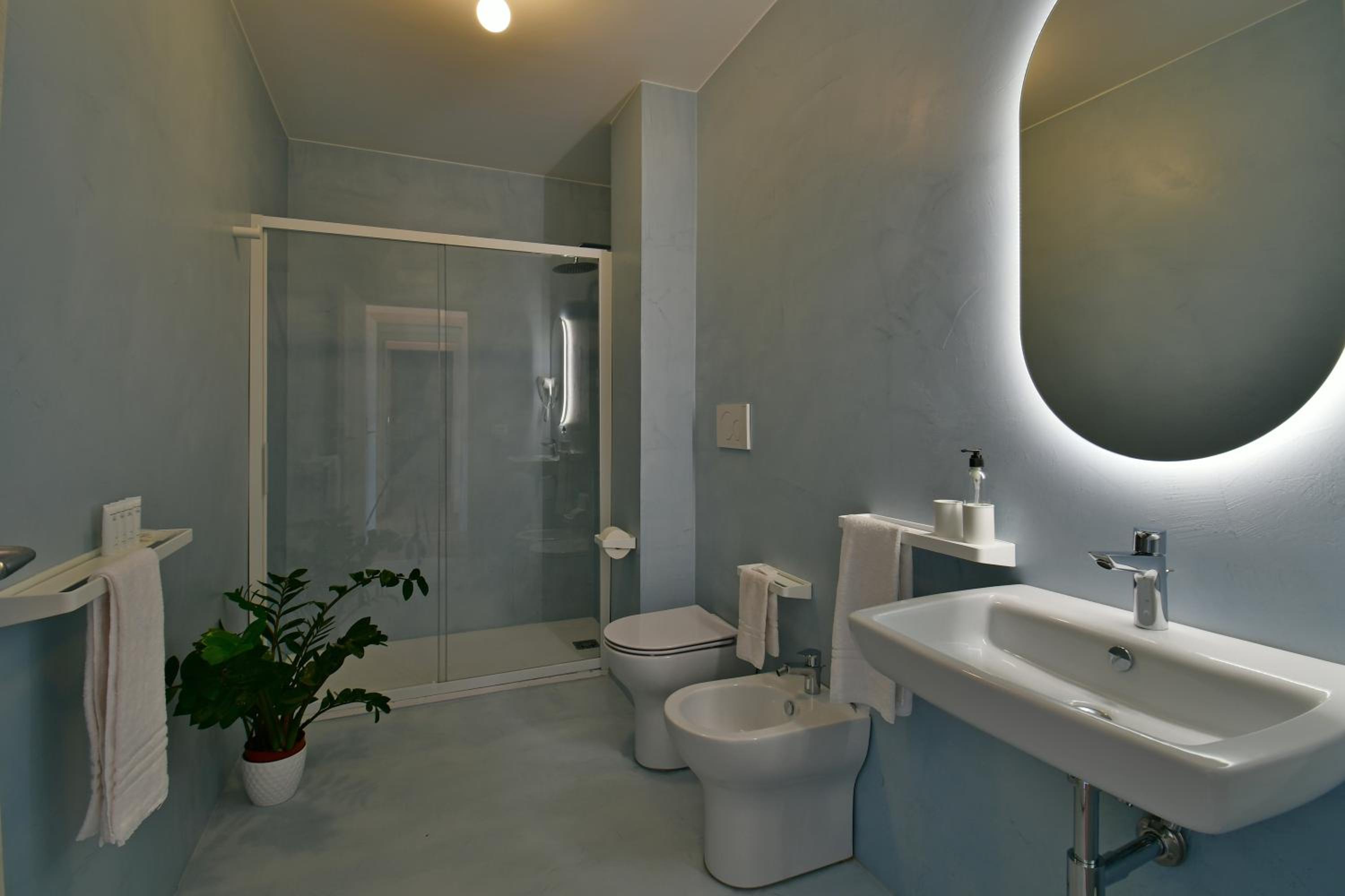 Superior Double or Twin Room - Photo 22