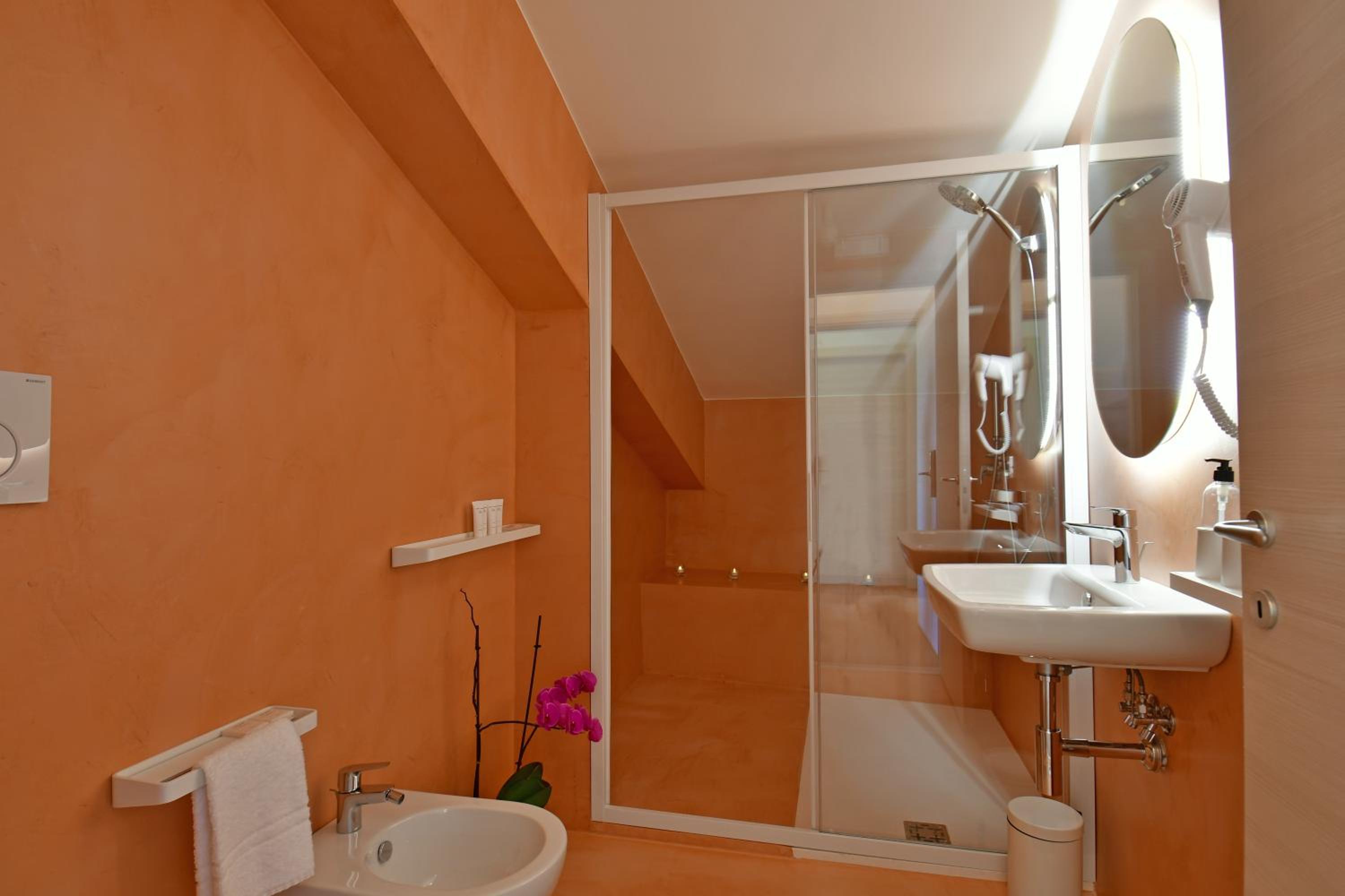 Superior Double or Twin Room - Photo 23