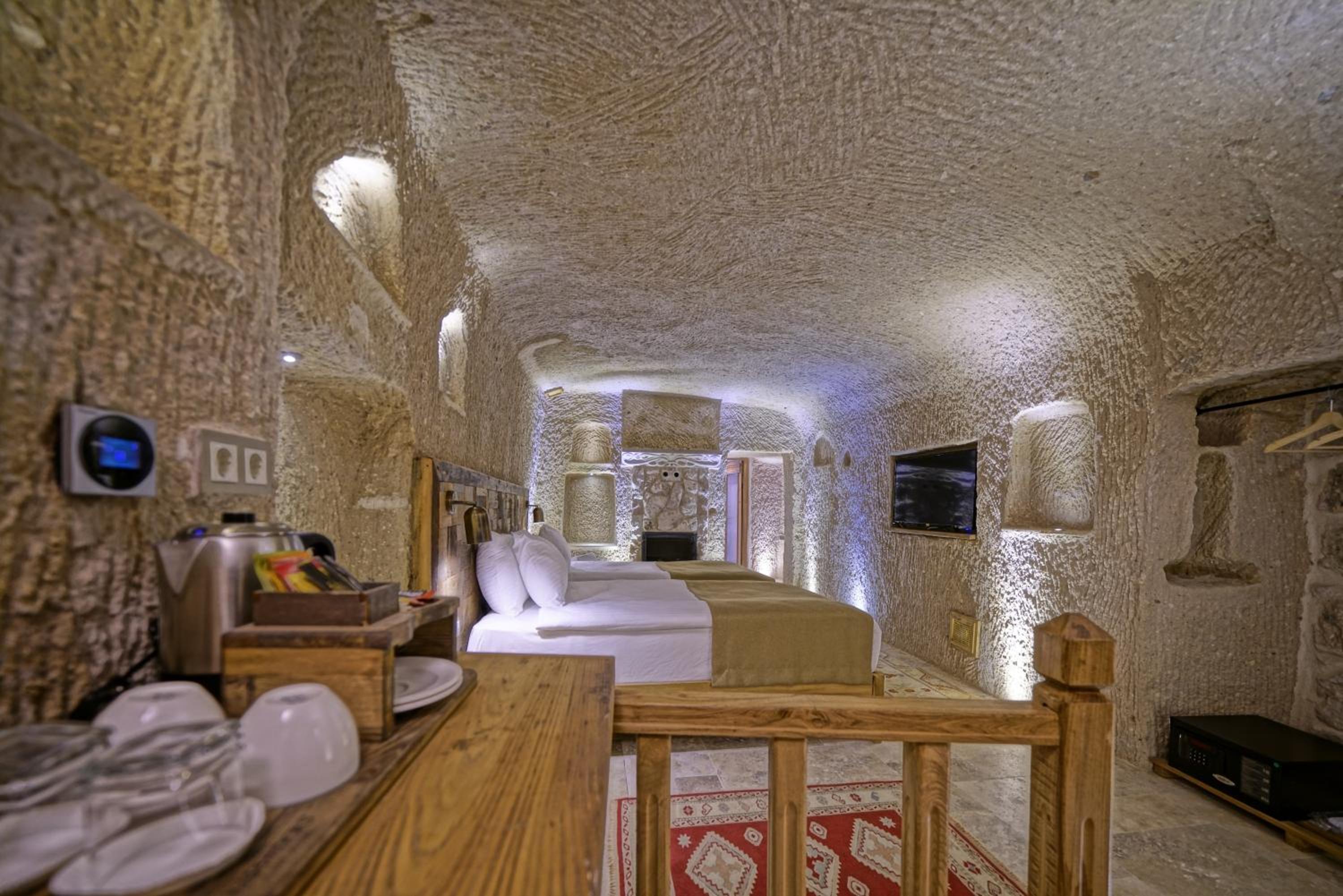 Junior Suite with Fireplace - Photo 2