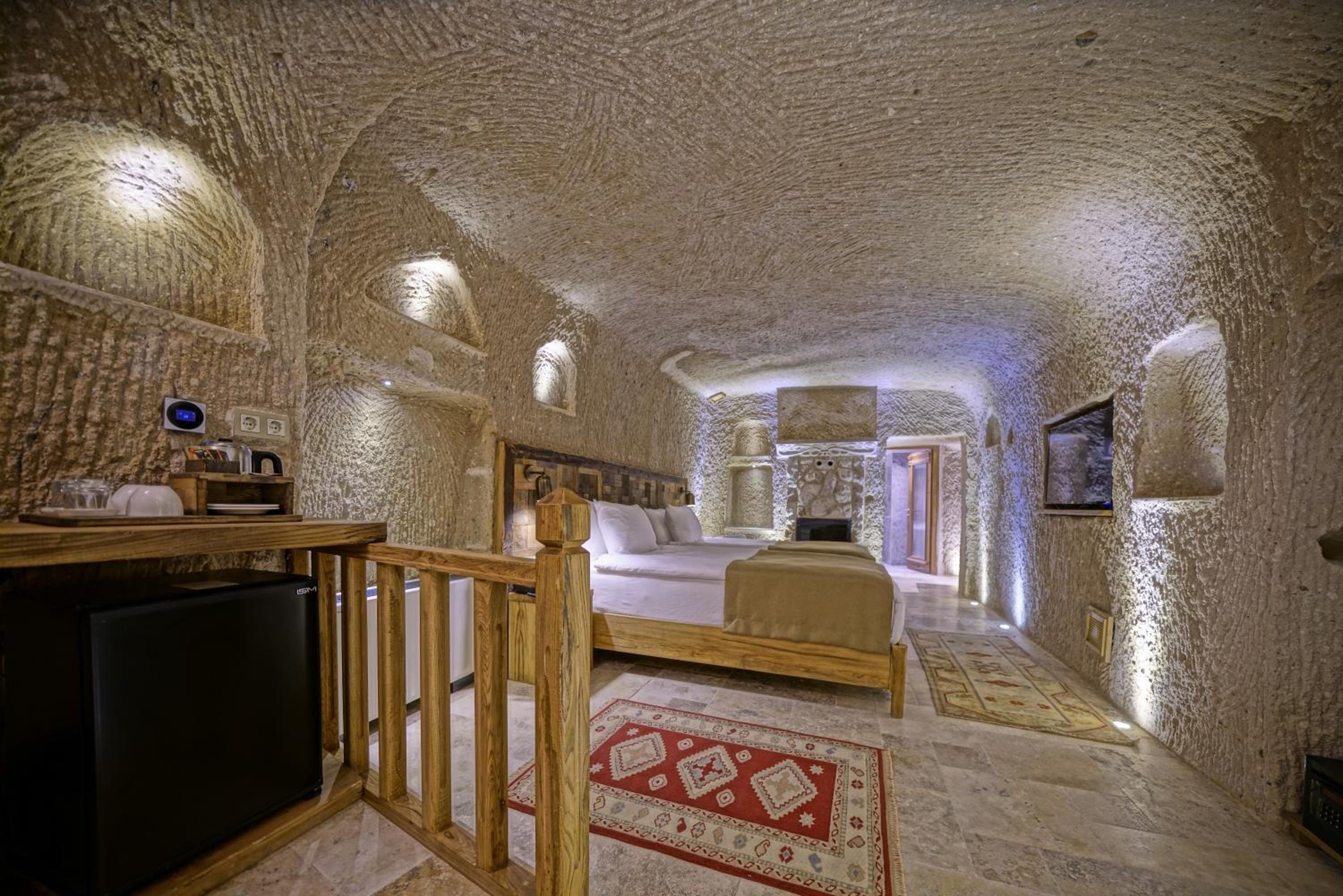 Junior Suite with Fireplace - Photo 1