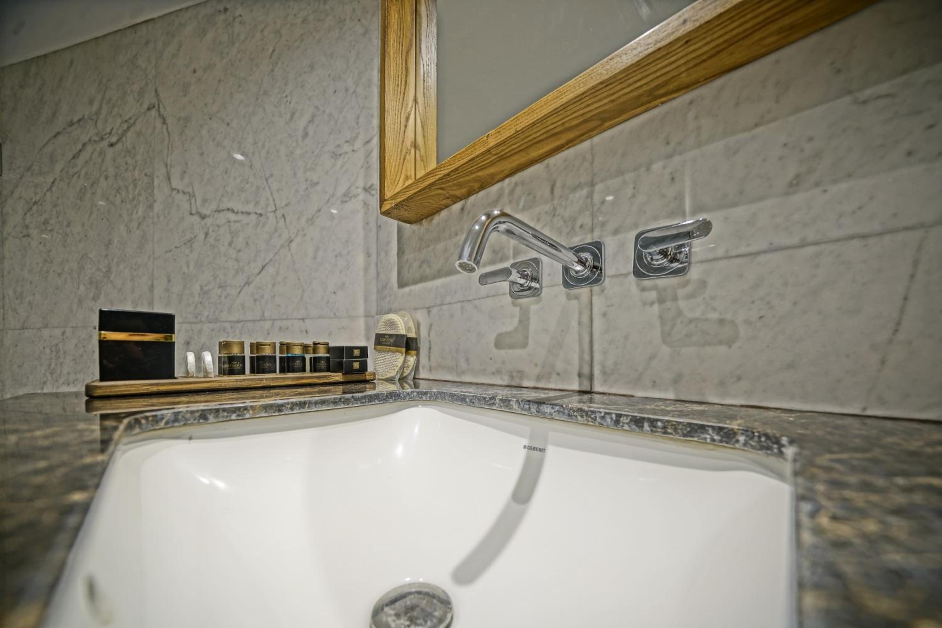Family Suite - Photo 13