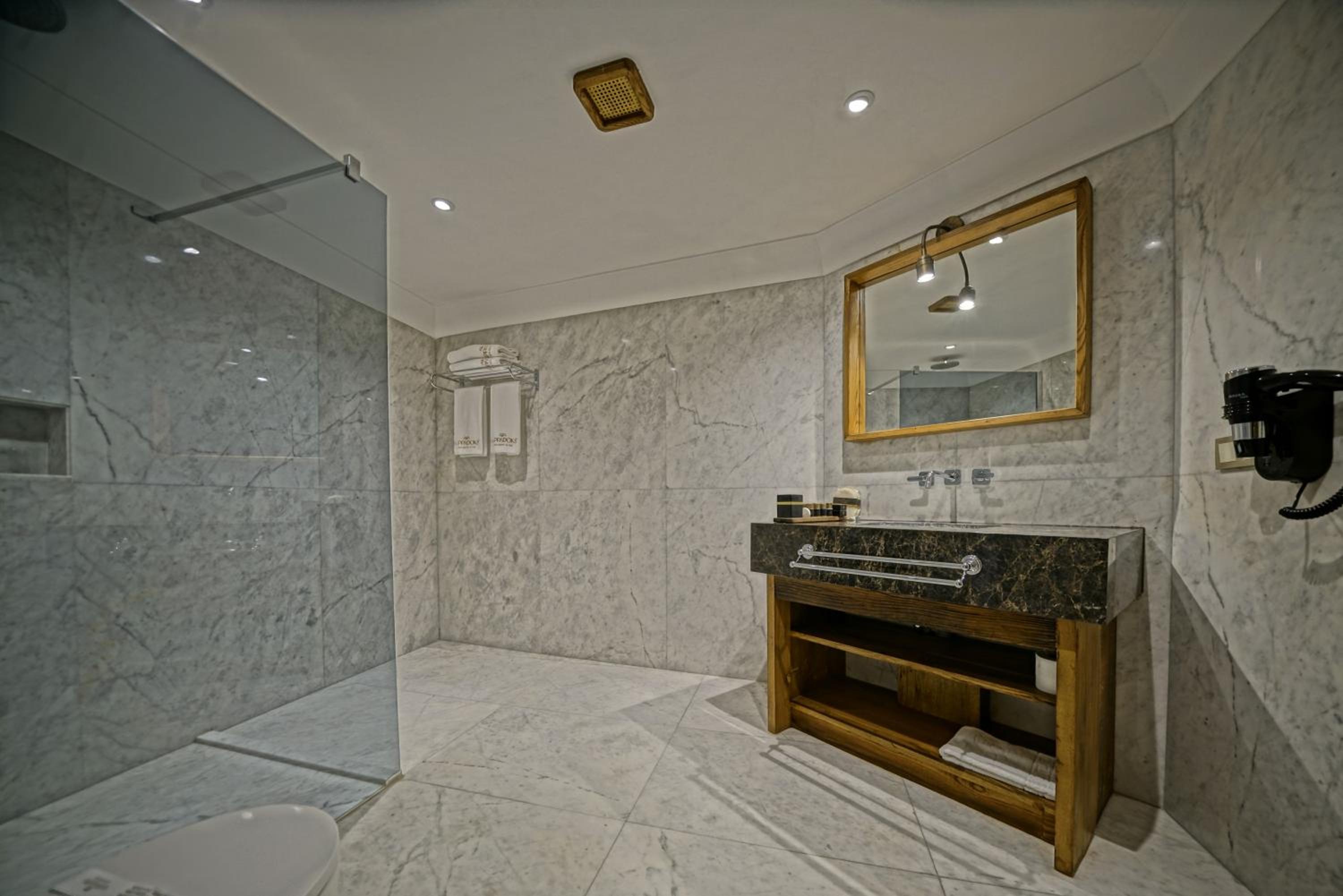 Family Suite - Photo 12