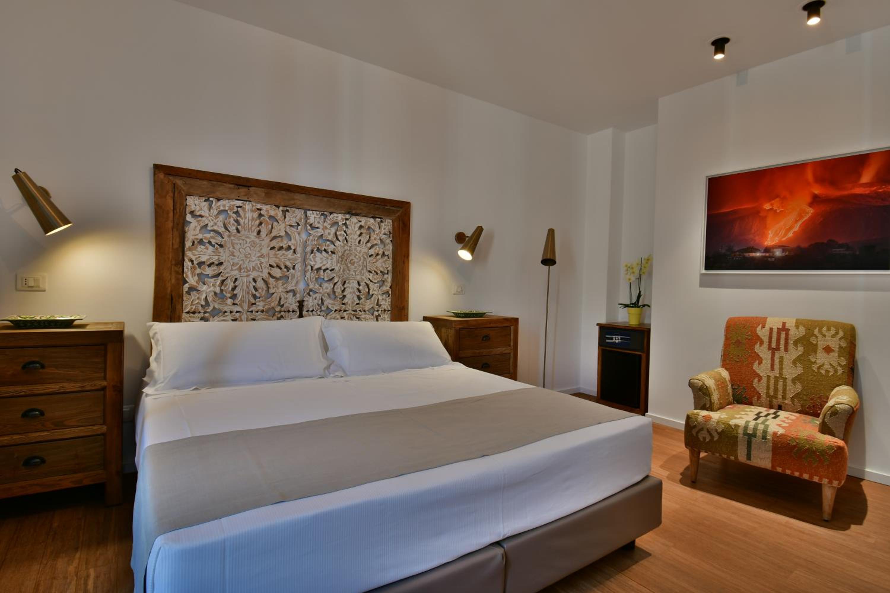 Standard Double or Twin Room - Photo 16