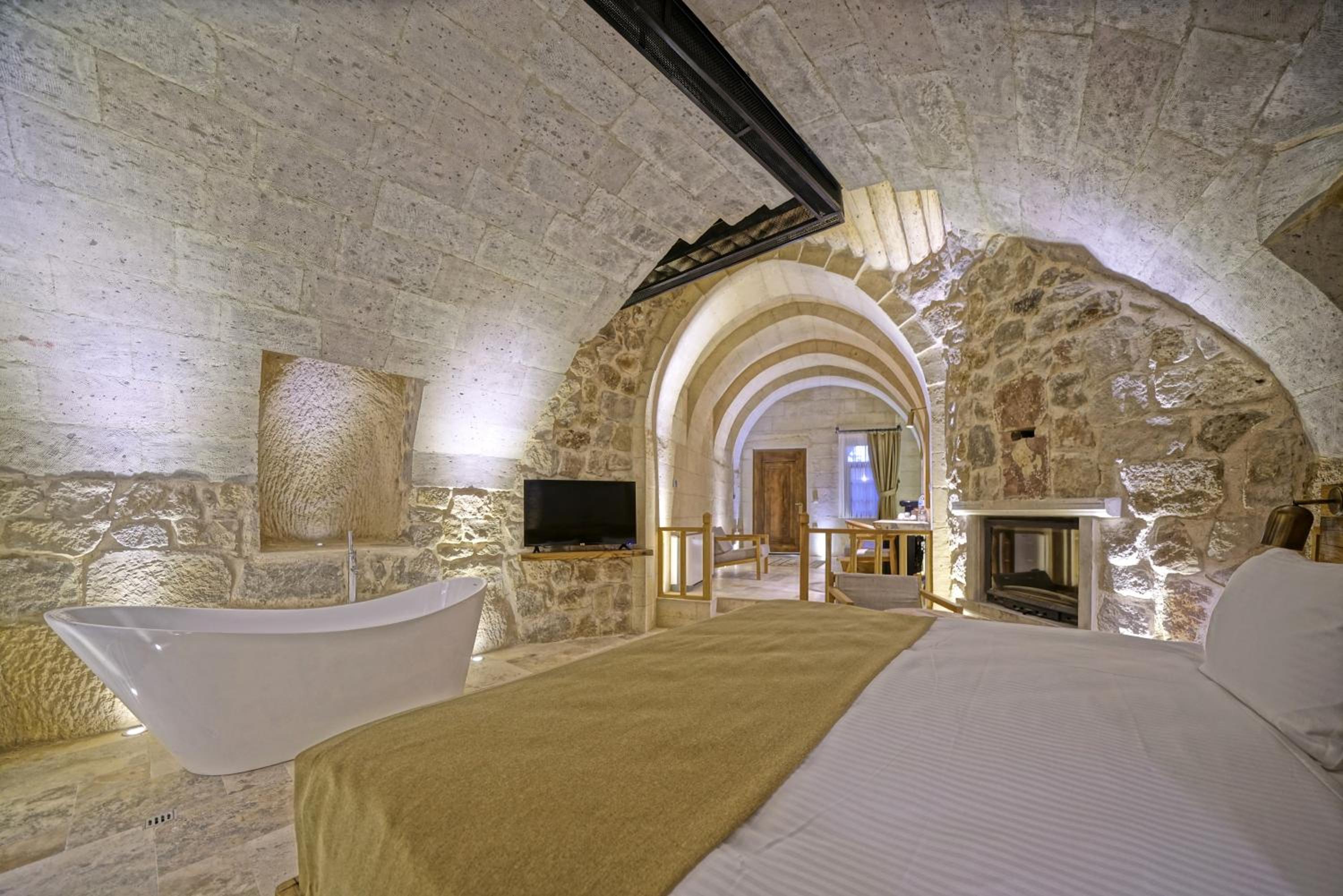 Suite Room - Photo 5