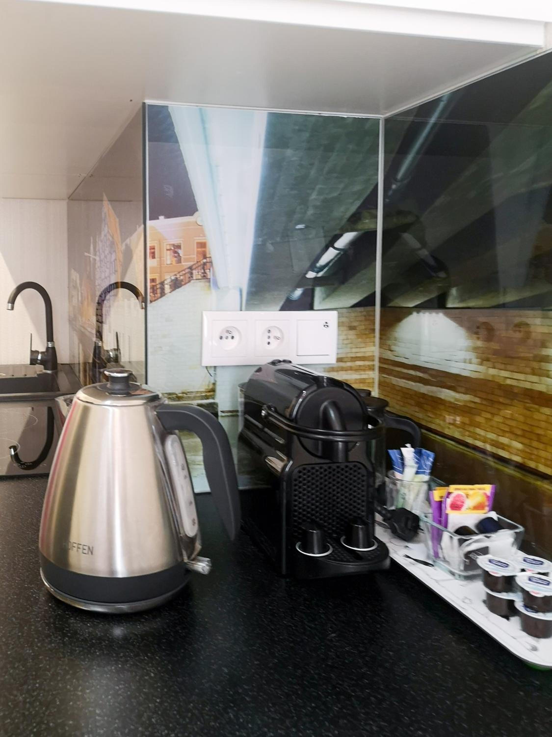 Standard Double or Twin Room - Photo 8