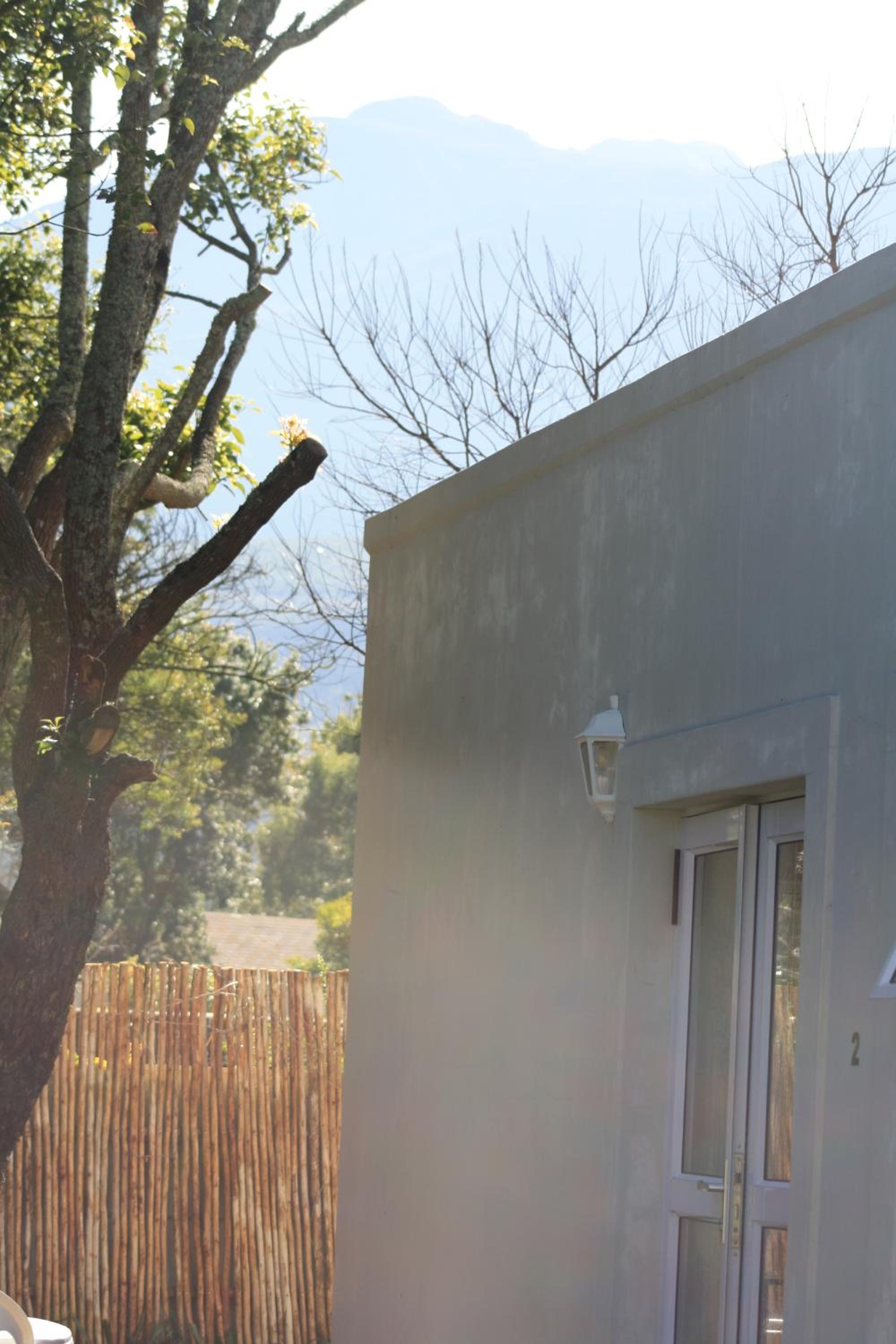 Deluxe Double or Twin Room with Garden View - Photo 9