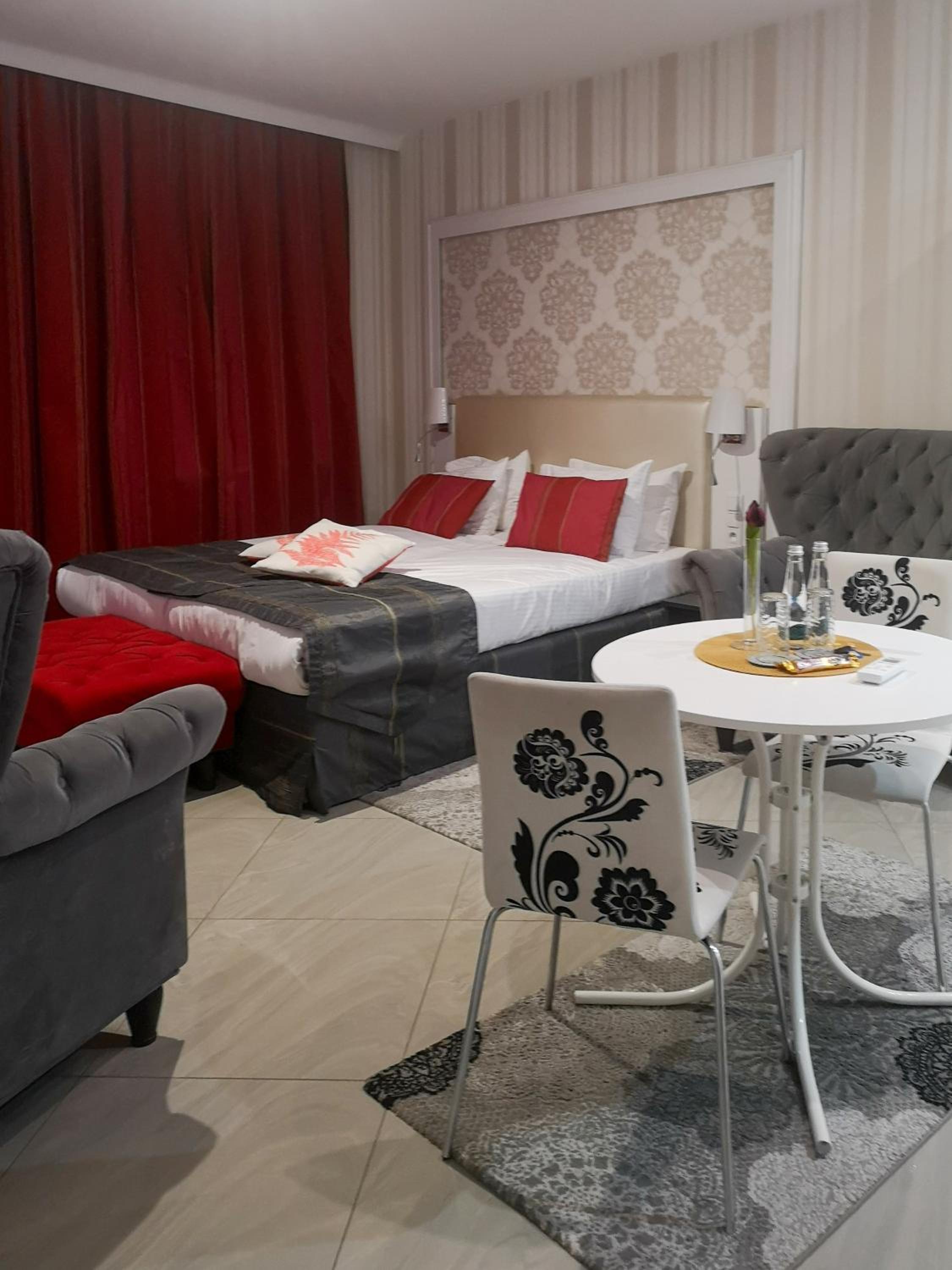 Superior Double or Twin Room - Photo 17