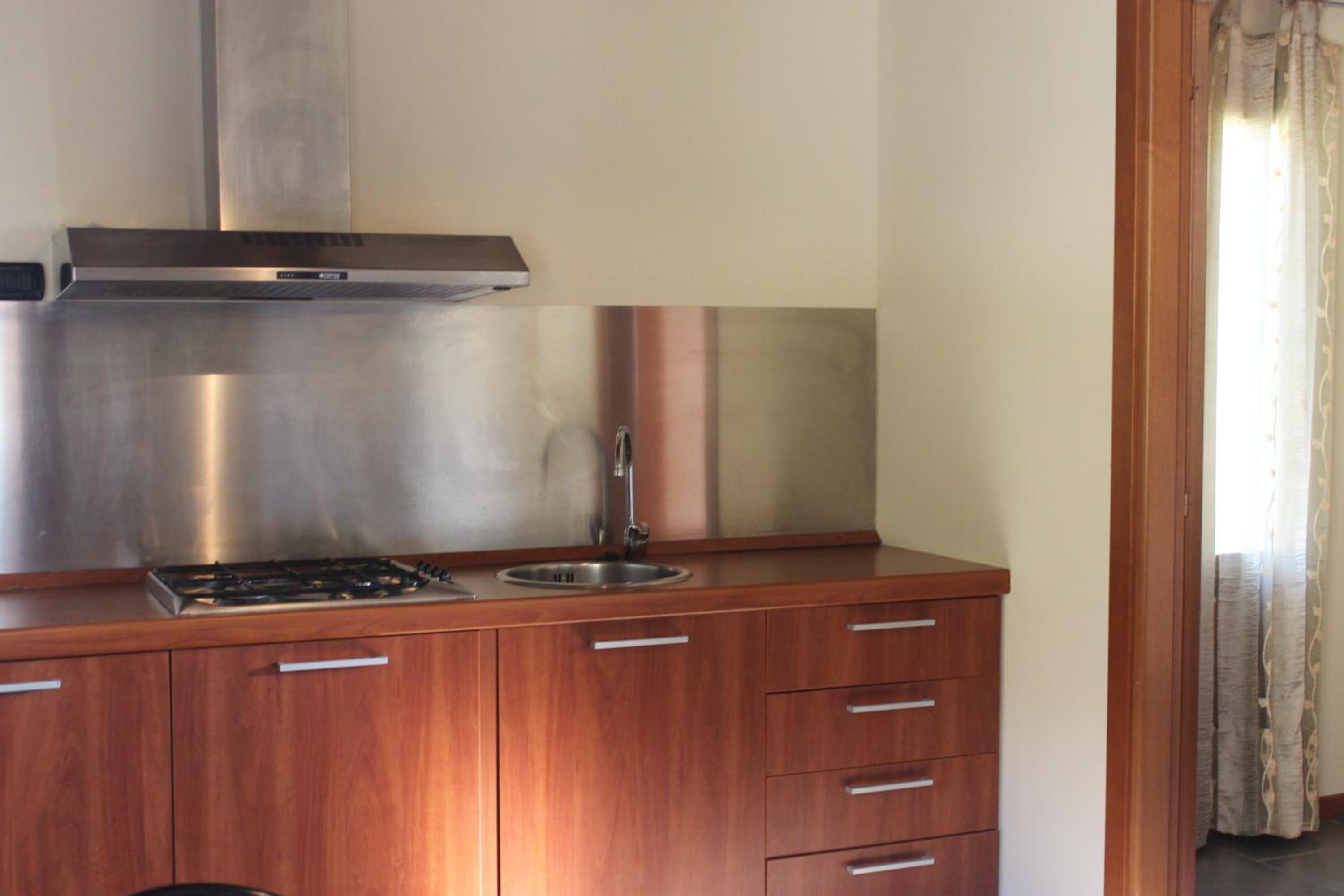 Bungalow with Kitchenette - Photo 5