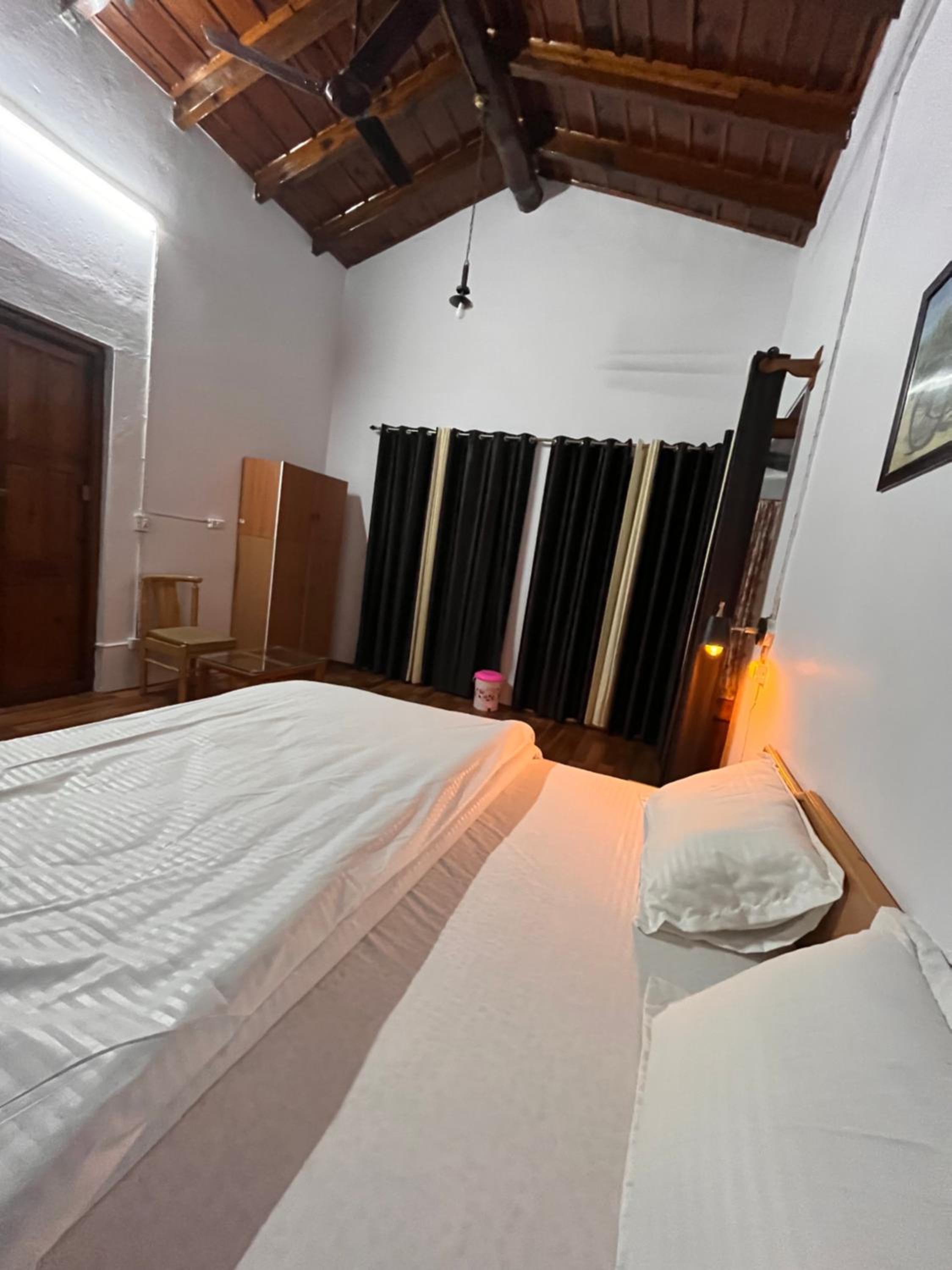 Triple Room with Private Bathroom photo 2