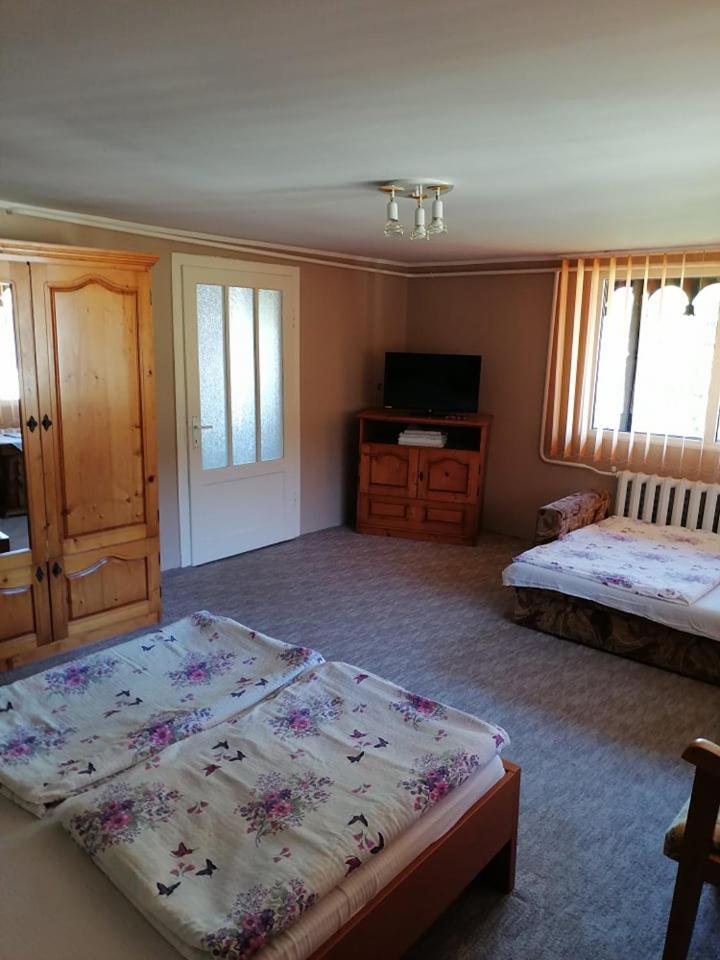 Two-Bedroom Apartment - Photo 3