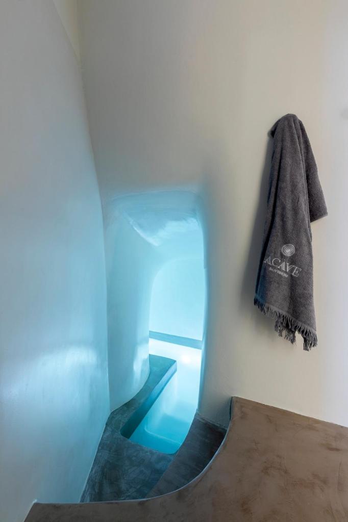 Two-Bedroom Suite with Hot Tub - Photo 12